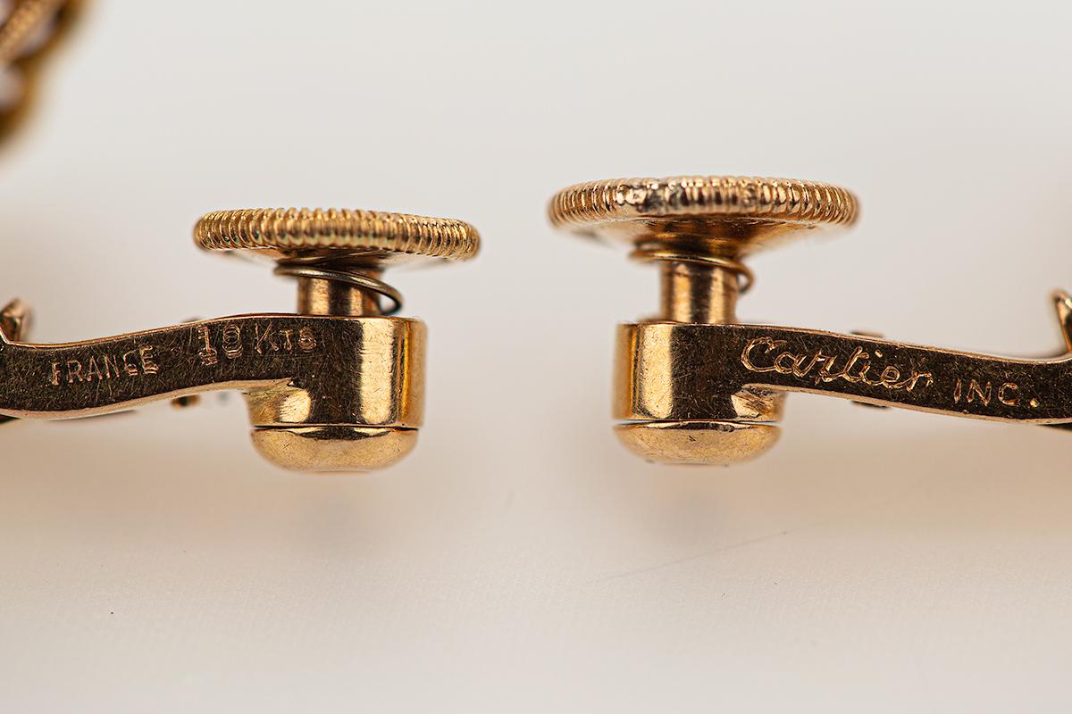 Cartier Earrings Leaf Design in 18 Karat Gold & Diamonds, French circa 1950 In Good Condition For Sale In London, GB