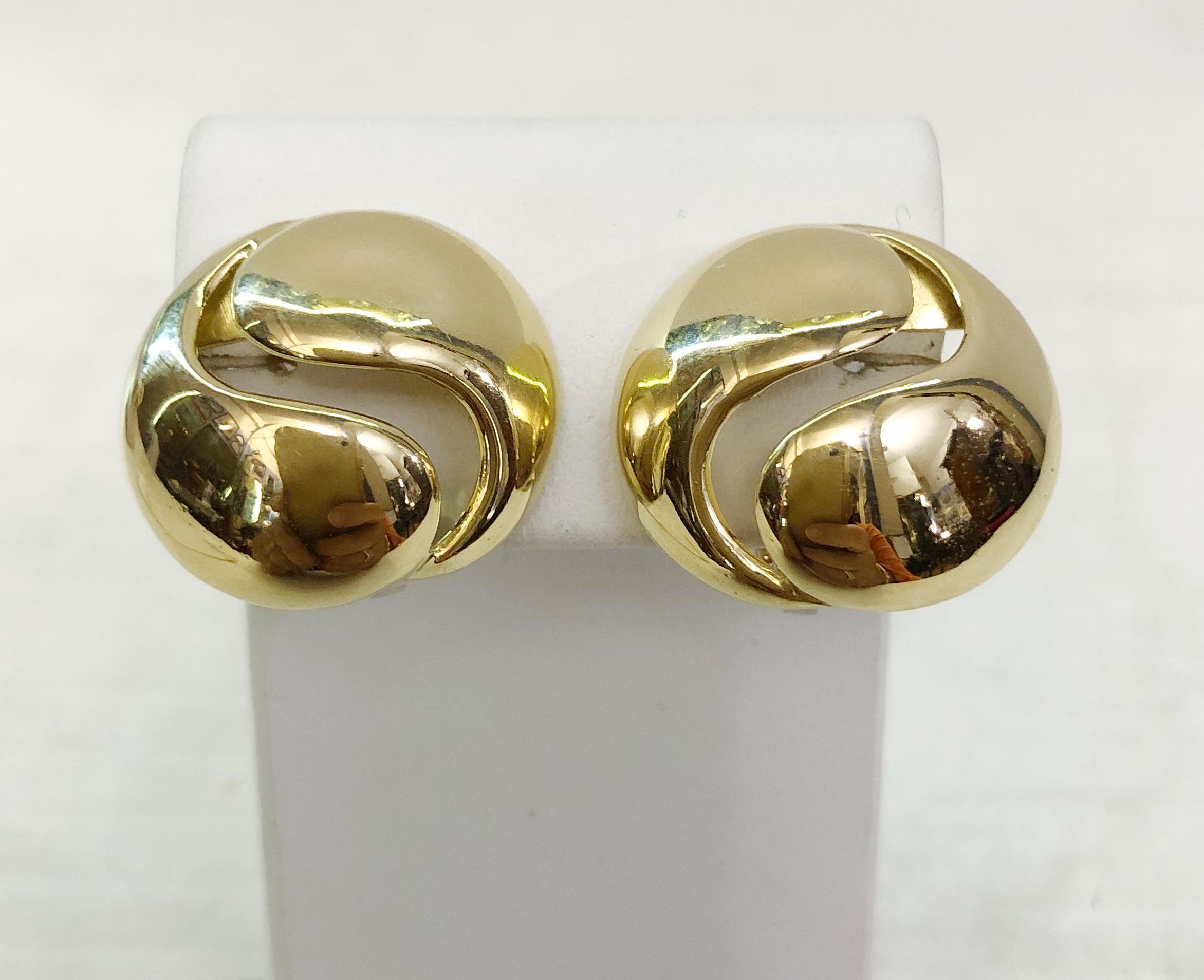Pair of vintage earrings in 18 karat yellow gold in satin and smooth finish, signed CUSI Milan / Made in Italy 1990s