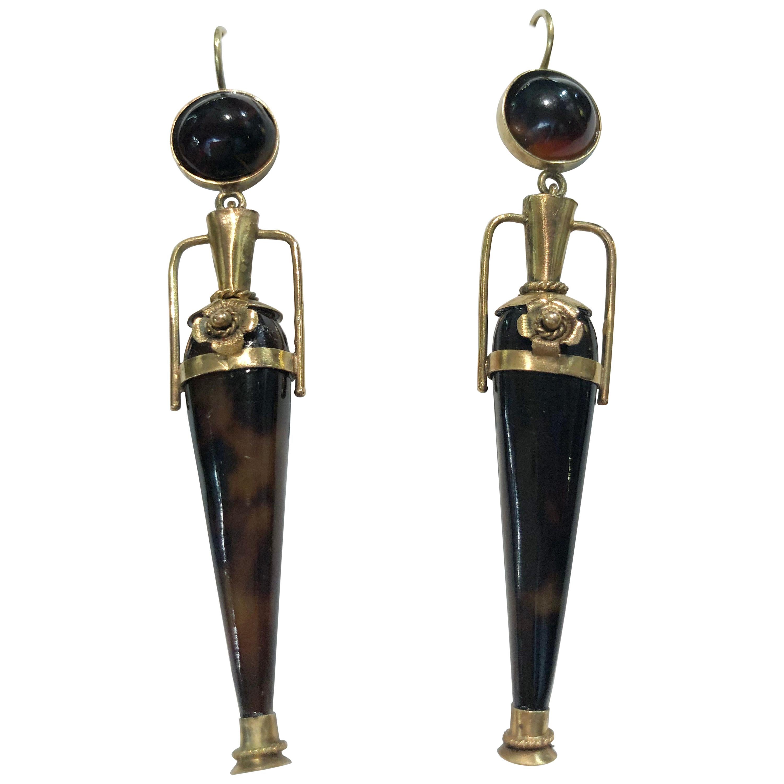 Paar Schildpatt-Ohrringe aus 18 Karat Gold