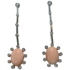 Par de Pendientes de Coral de Oro Blanco de 18 Kilates