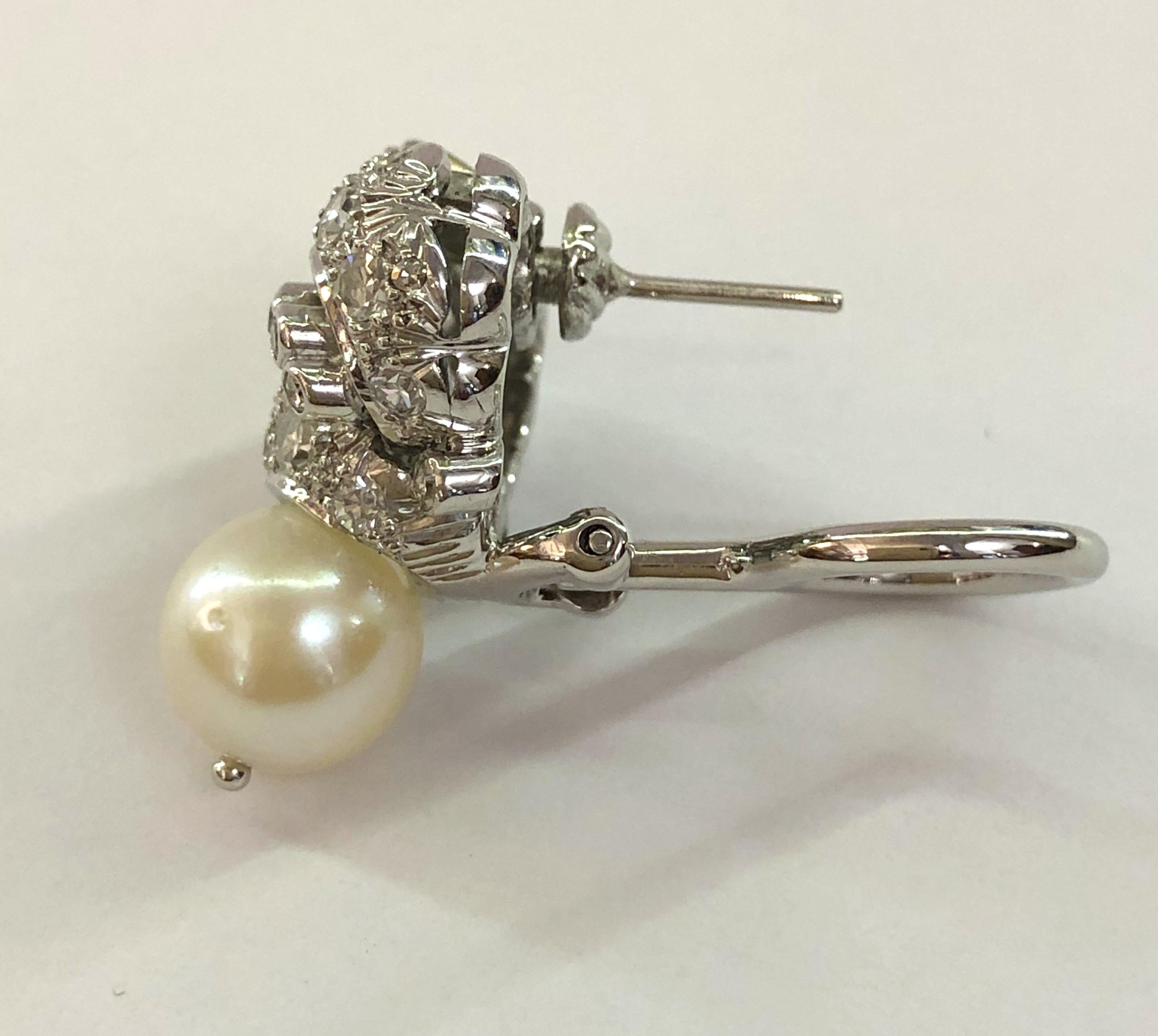 Pair of 18 Karat White Gold Pearl and Diamond Earrings In Good Condition For Sale In Palm Springs, CA