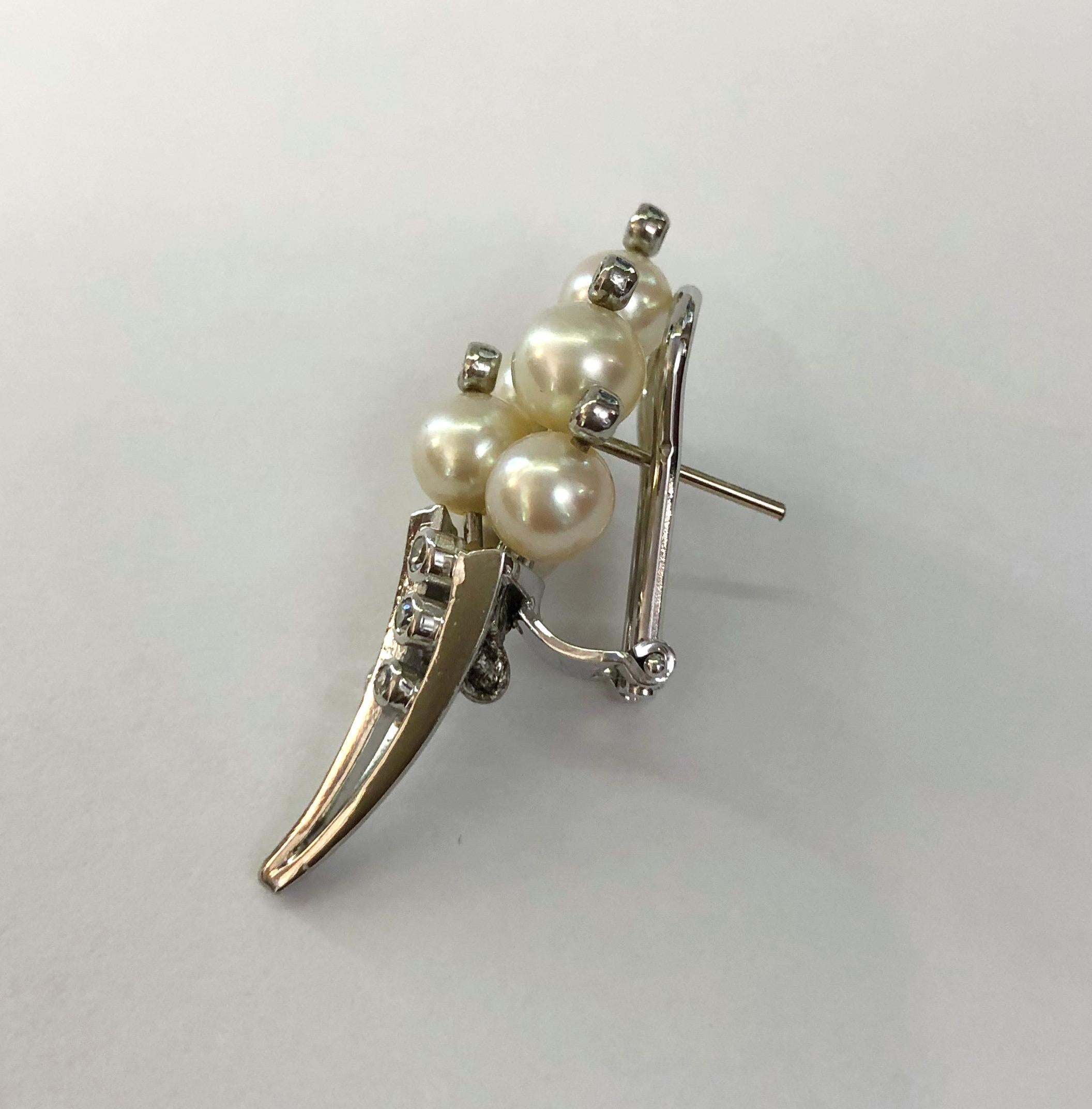 Women's Pair of 18 Karat White Gold Pearl and Diamond Earrings For Sale