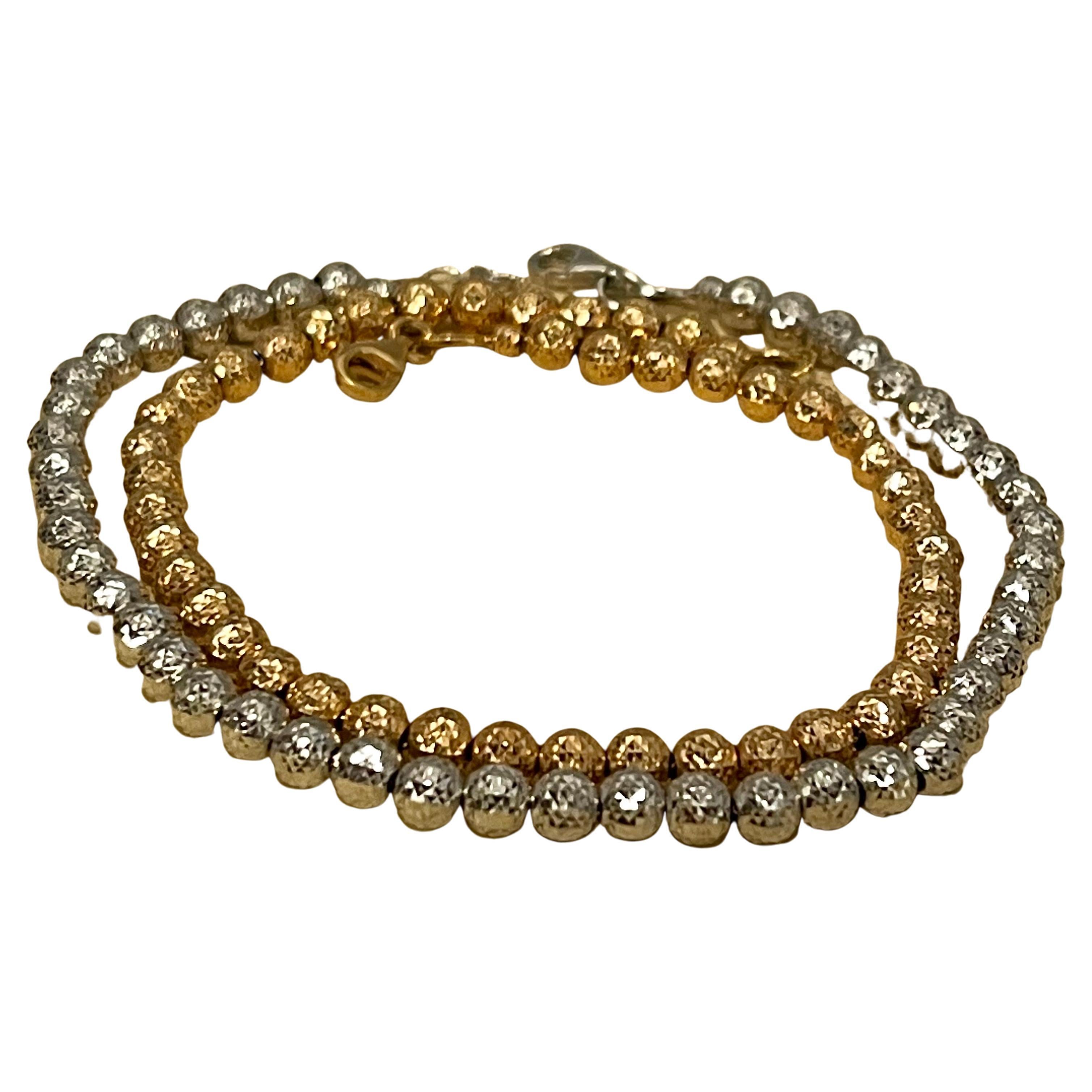 Paire de bracelets boules en or blanc et or rose 18 carats, 8,2 g en vente 4
