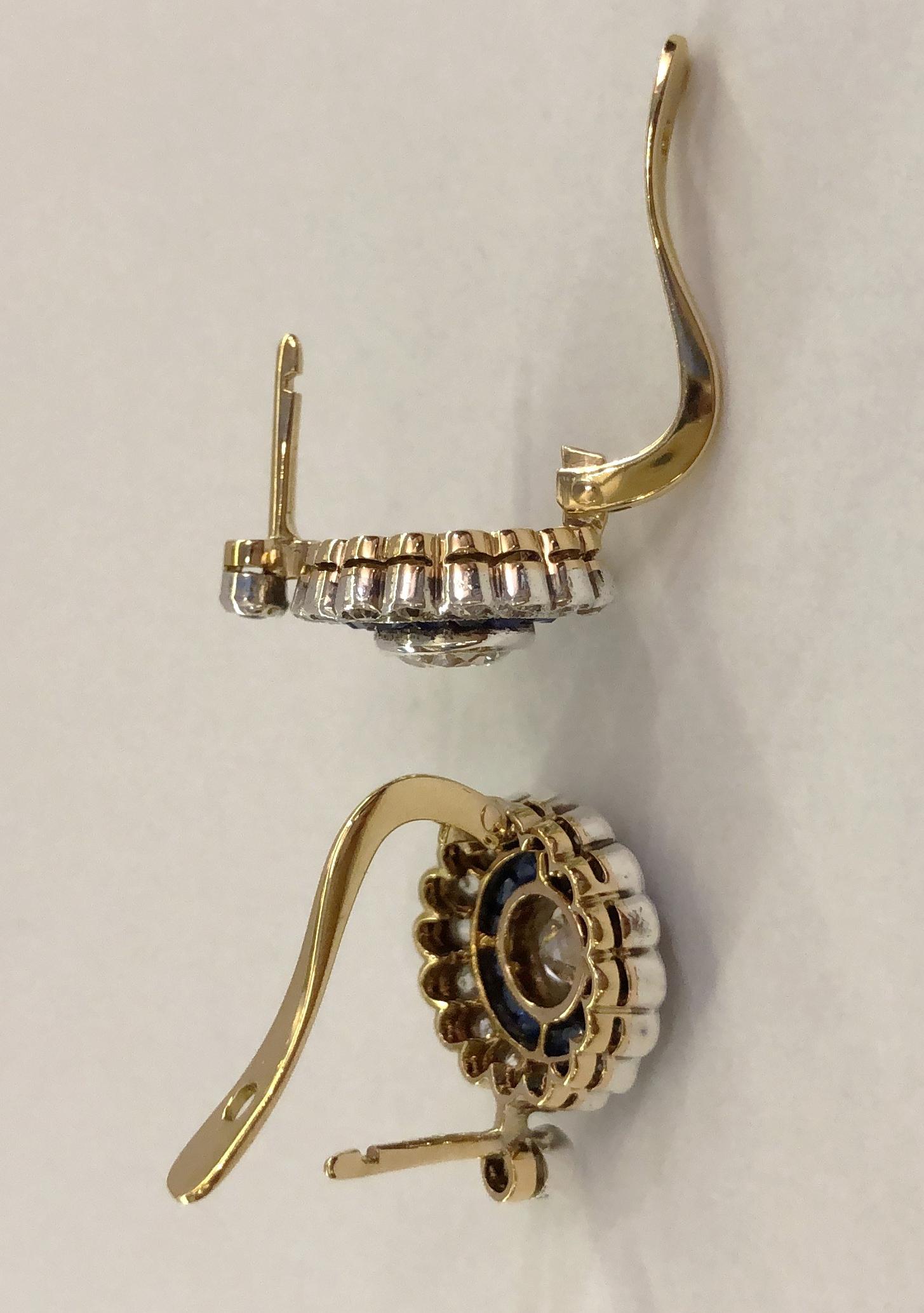 Paar Ohrringe aus 18 Karat Weißgold mit Saphiren und Diamanten im Zustand „Gut“ im Angebot in Palm Springs, CA