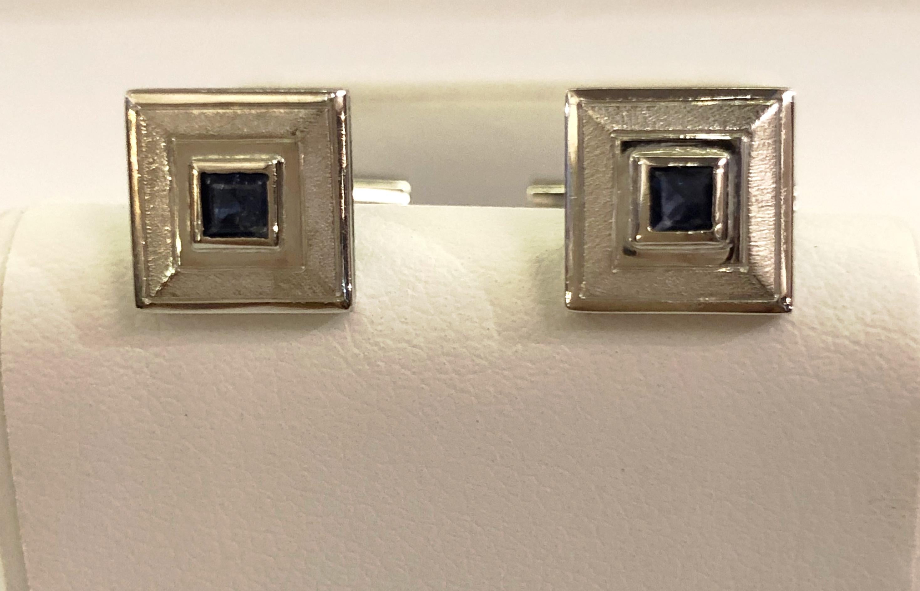 Pair of vintage cufflinks for men with 18 karat white gold and carre sapphires, Italy 1960s
Diameter 0.8cm