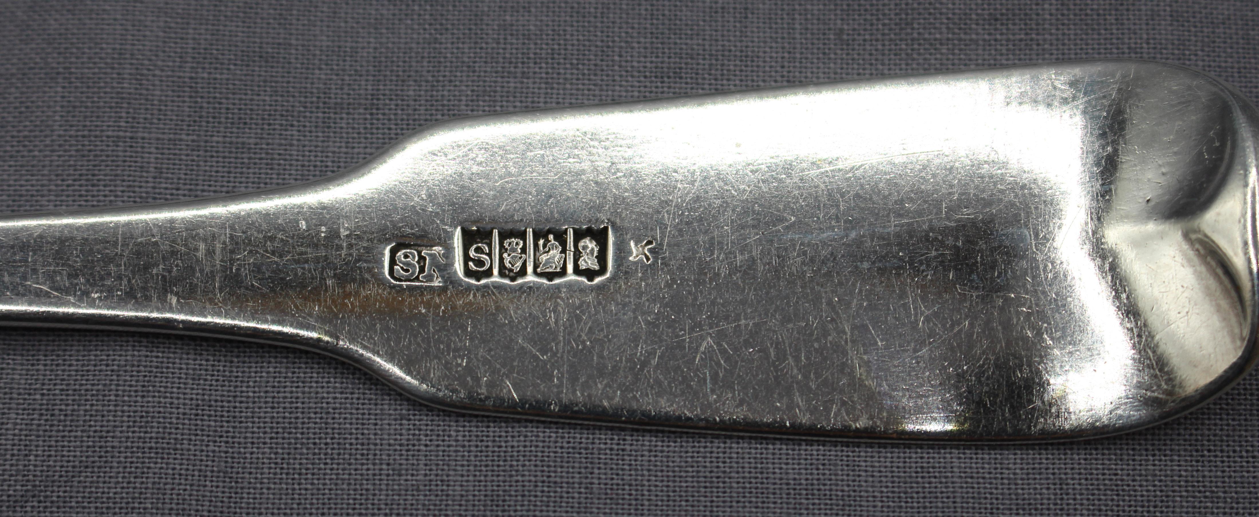Pair of 1818 Irish Sterling Silver Table or Serving Spoons In Good Condition For Sale In Chapel Hill, NC