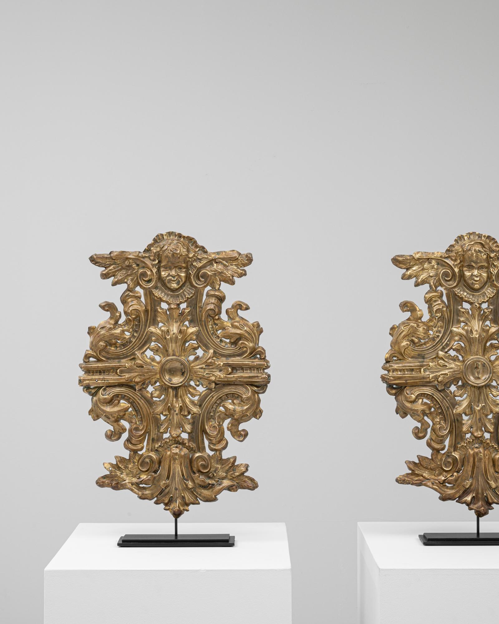 XIX secolo Coppia di sculture francesi in ottone del 1820 su supporto in metallo in vendita