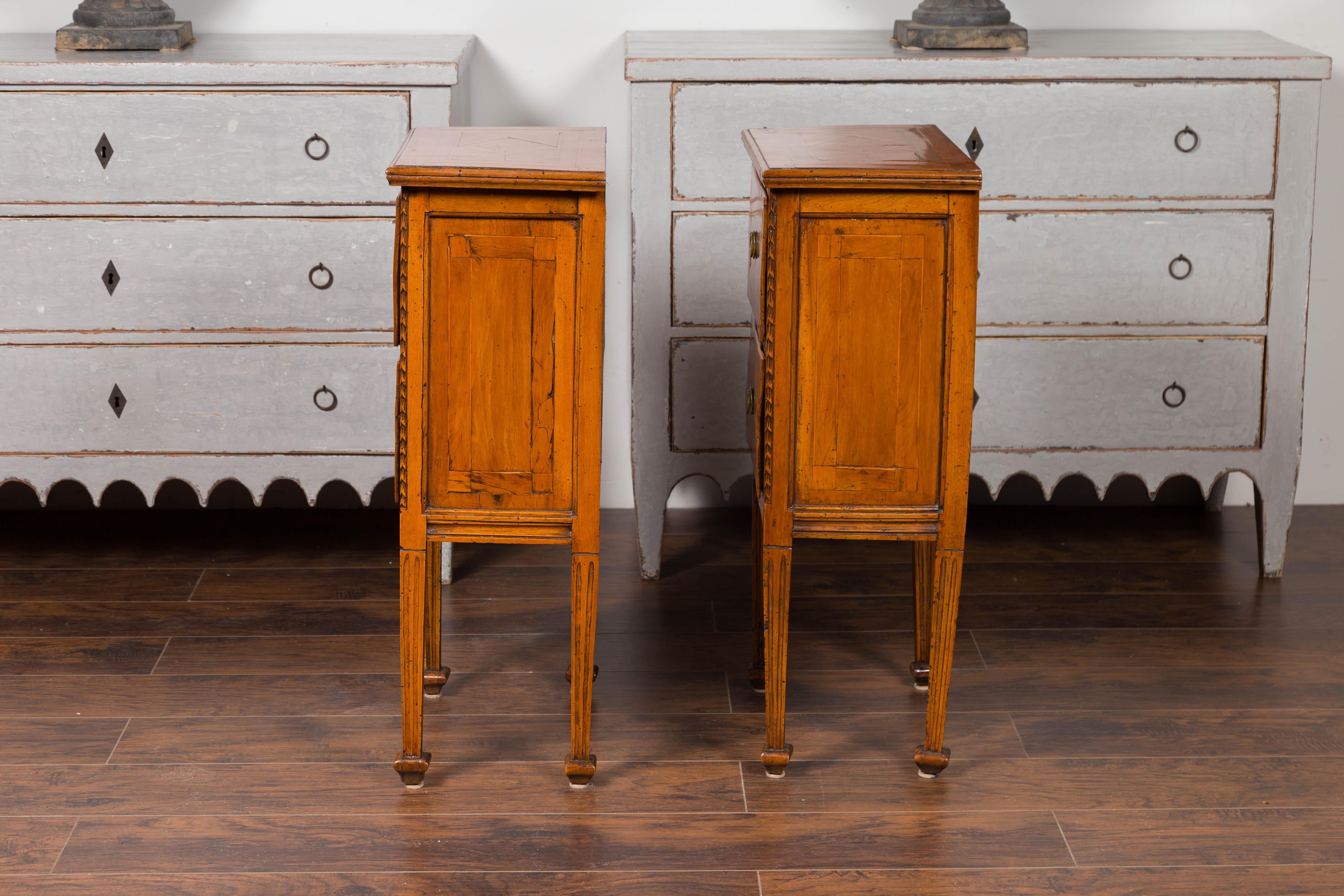Pair of 1820s Italian Neoclassical Carved Walnut Bedside Tables with Banding For Sale 8