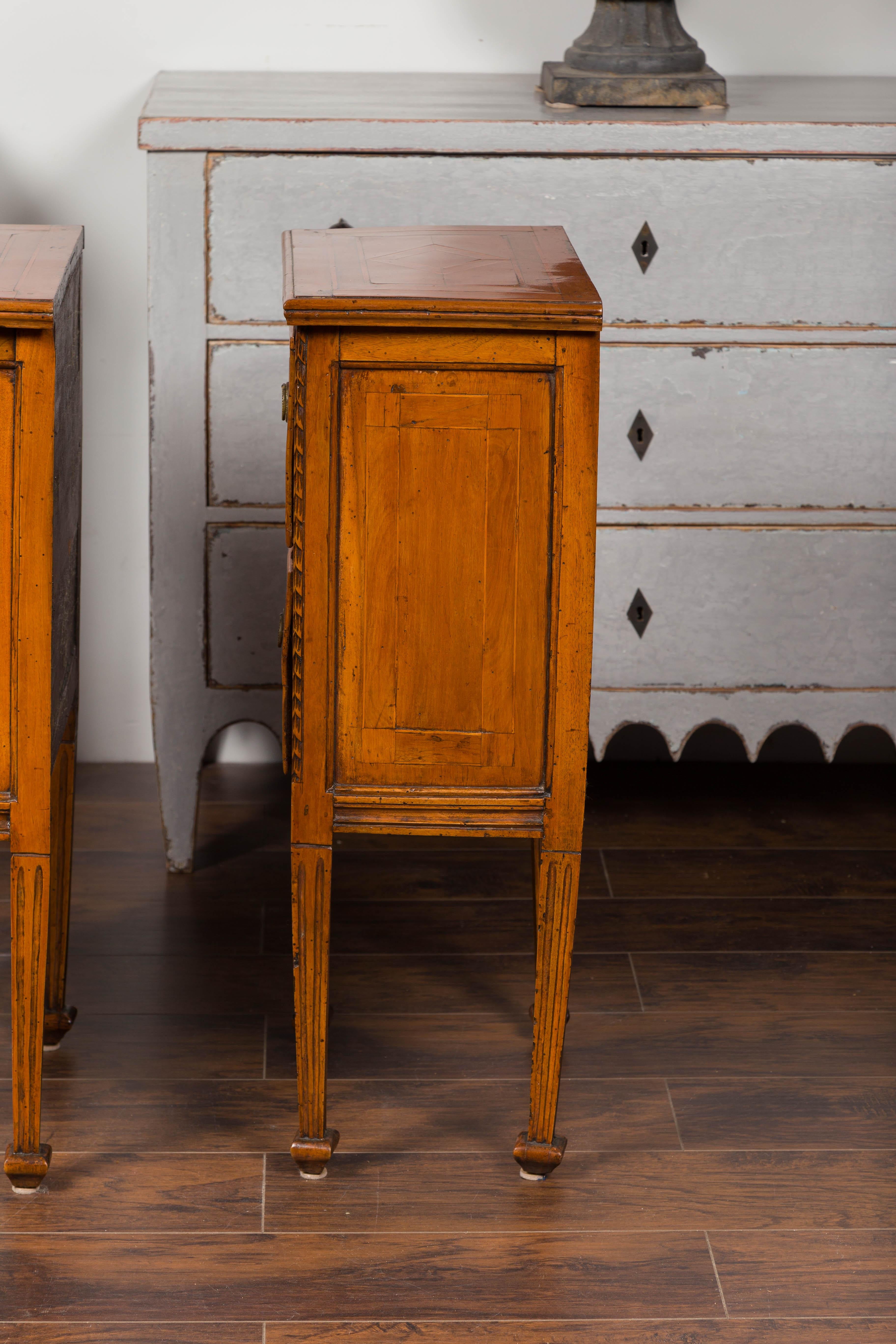 Pair of 1820s Italian Neoclassical Carved Walnut Bedside Tables with Banding For Sale 10