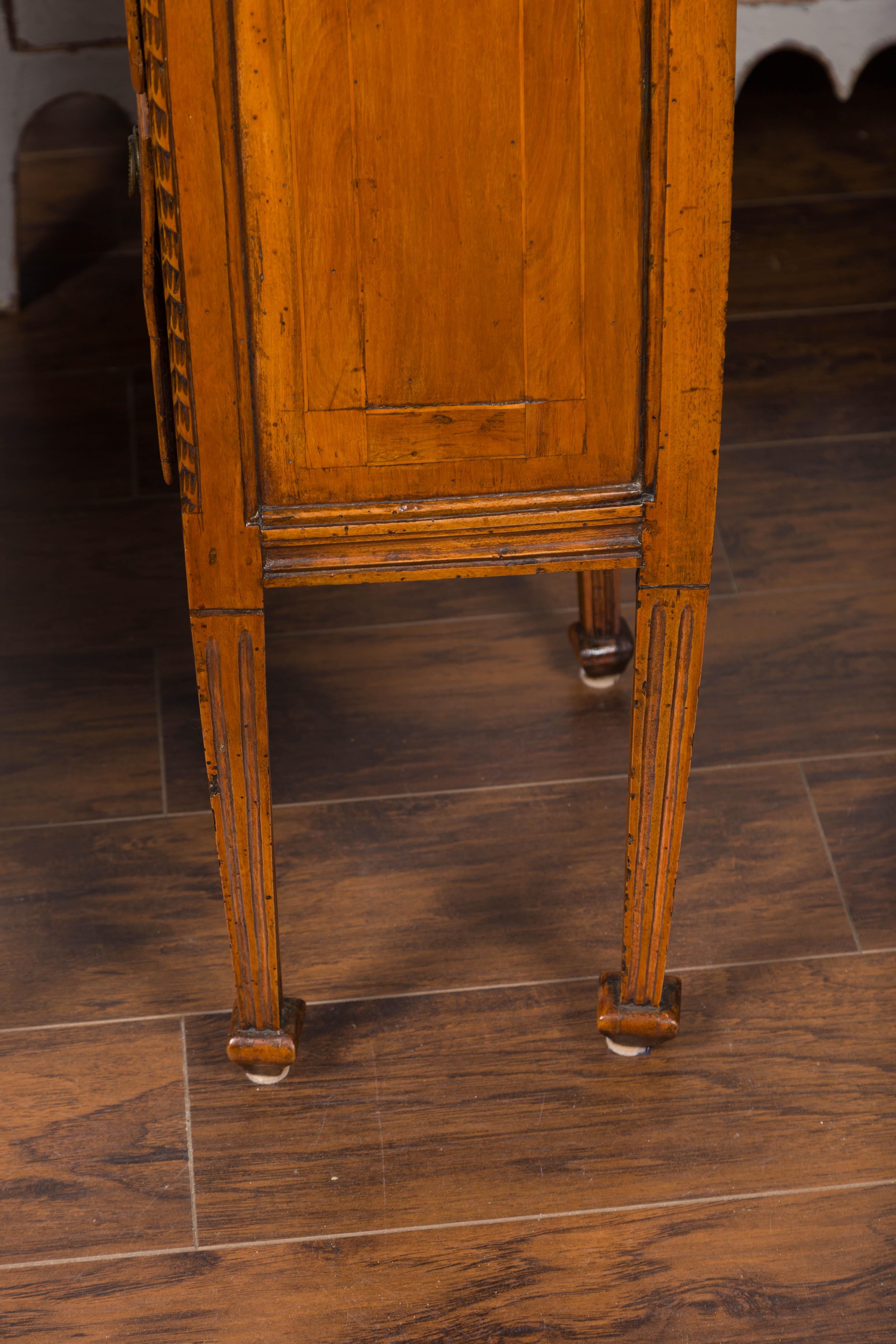 Pair of 1820s Italian Neoclassical Carved Walnut Bedside Tables with Banding For Sale 12