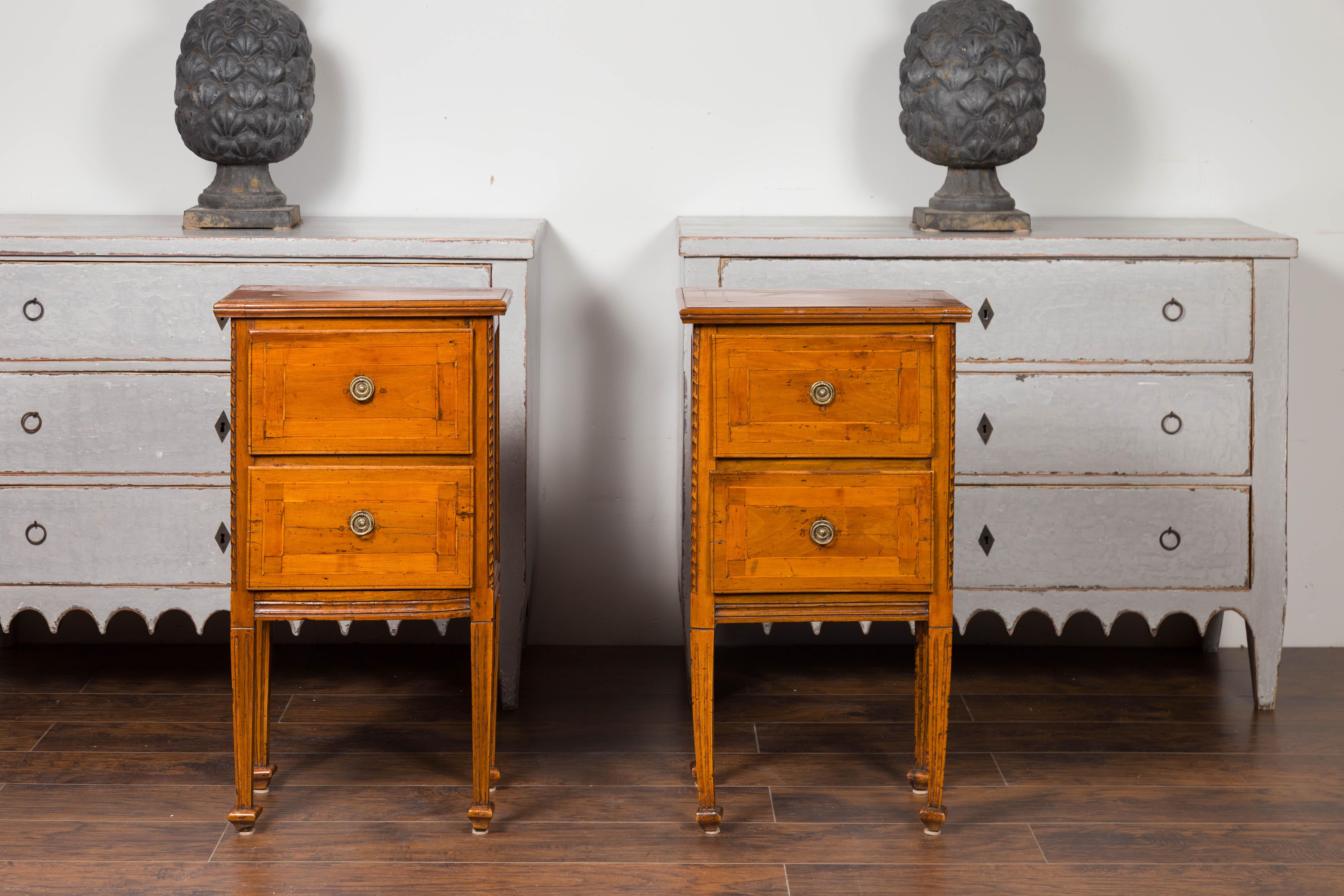 Pair of 1820s Italian Neoclassical Carved Walnut Bedside Tables with Banding For Sale 13