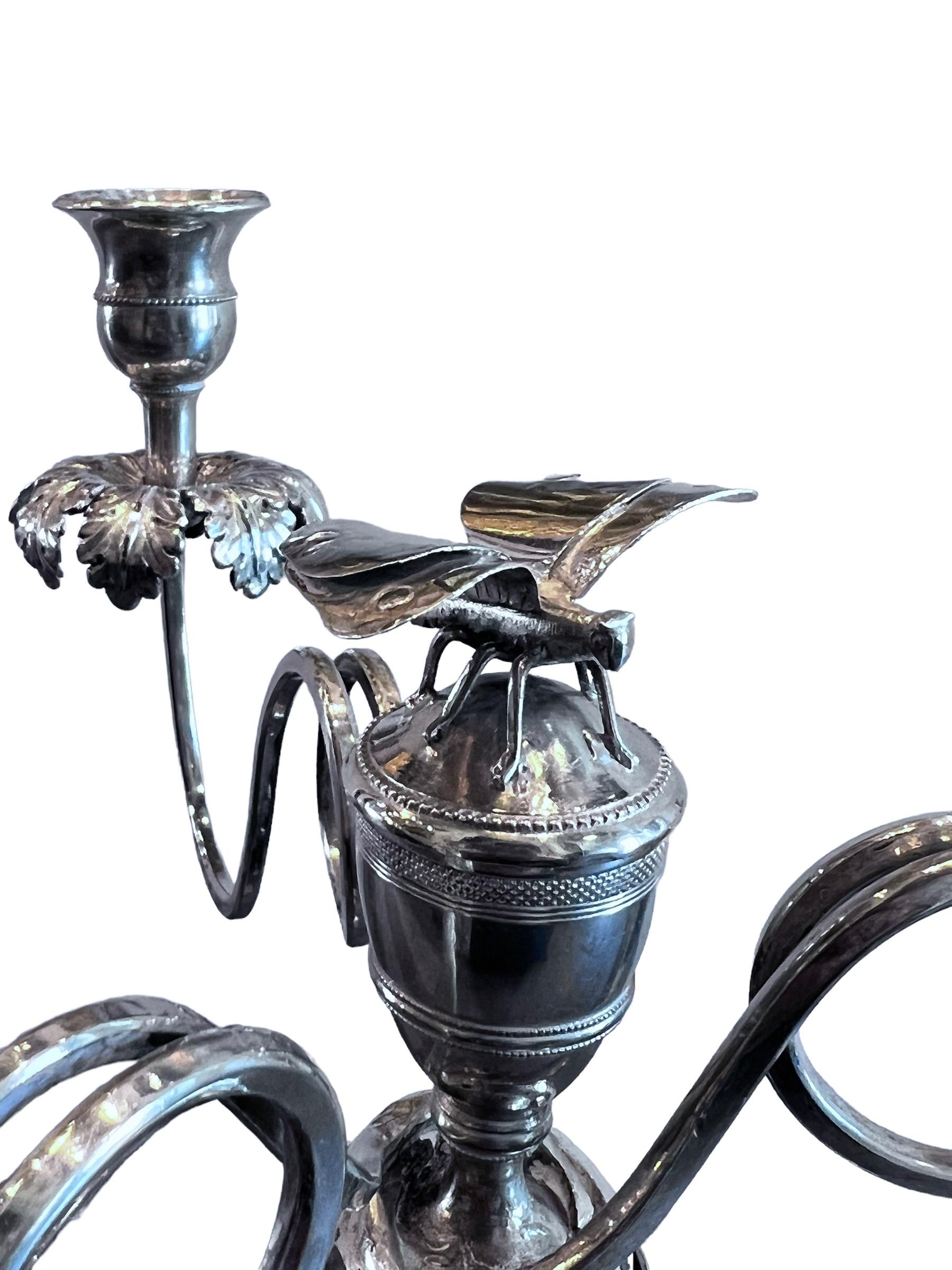 Argent sterling Paire de candélabres en argent sterling de tournage italien des années 1820 en vente