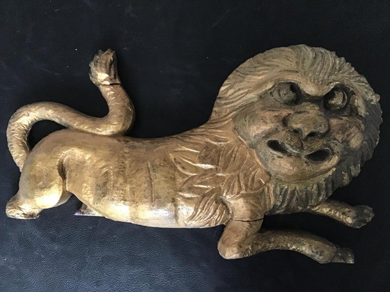 Pair of 1870s English Carved Wood Lions For Sale at 1stDibs
