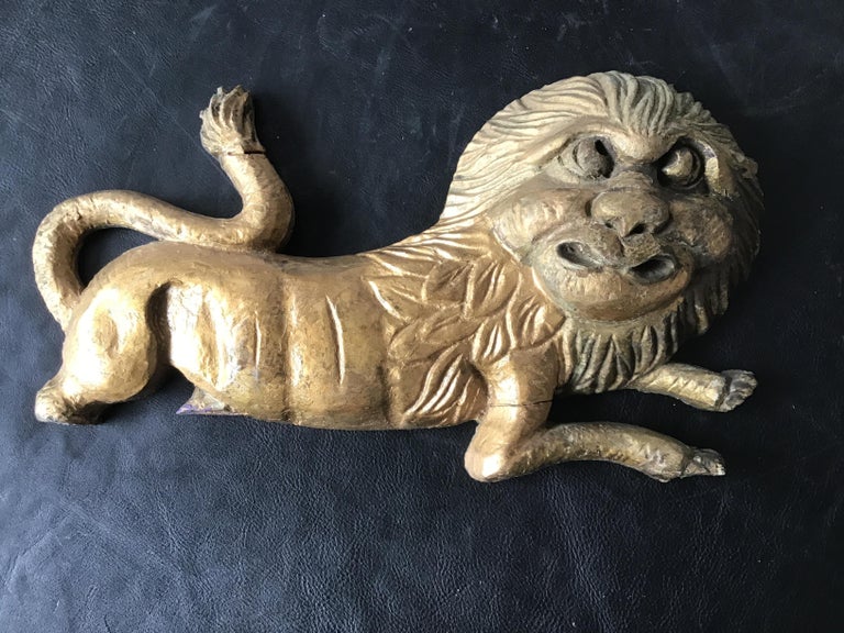Pair of 1870s English Carved Wood Lions For Sale at 1stDibs