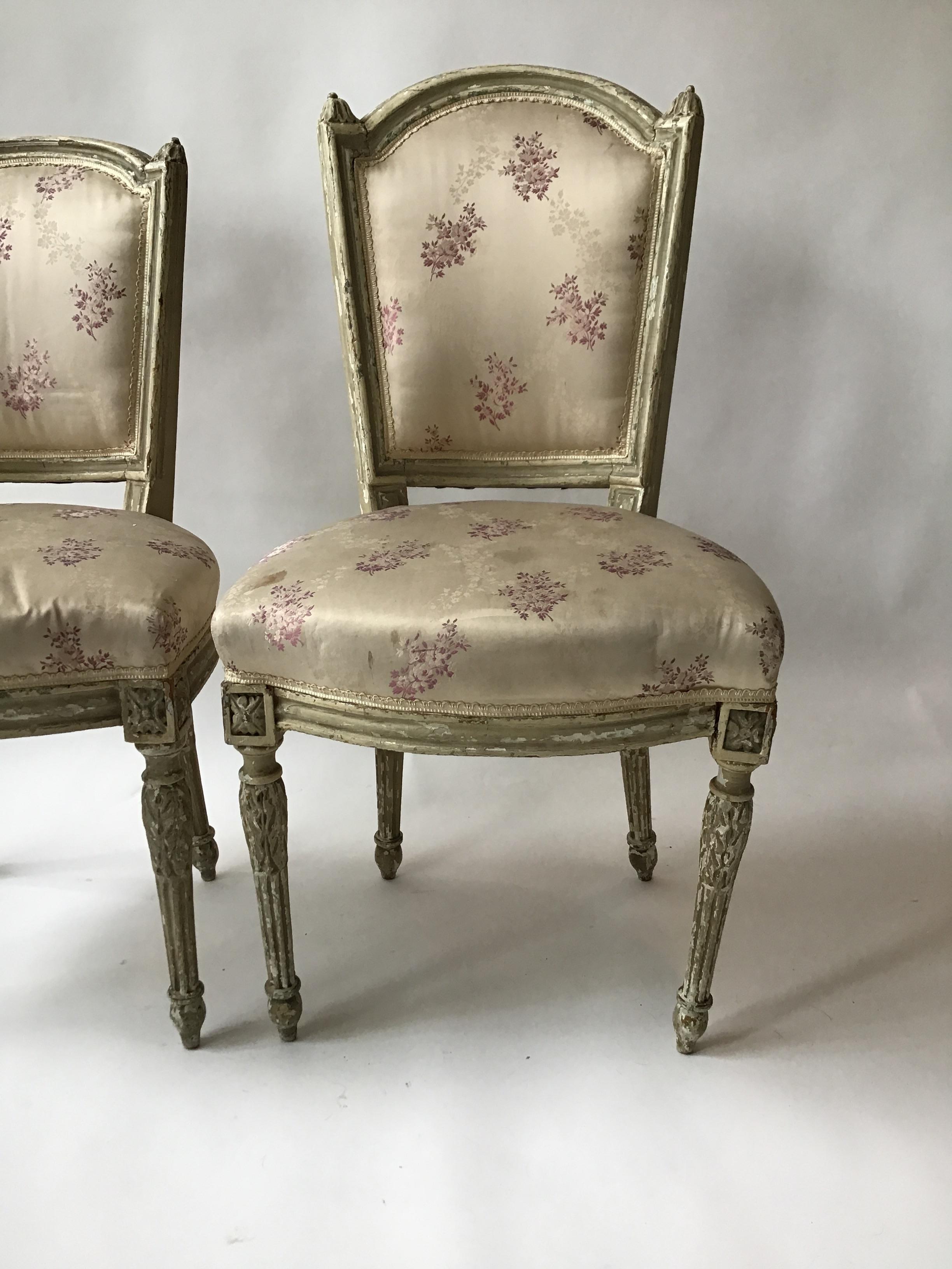 Paar französische Louis-XVI-Beistellstühle aus den 1870er Jahren im Zustand „Gut“ im Angebot in Tarrytown, NY