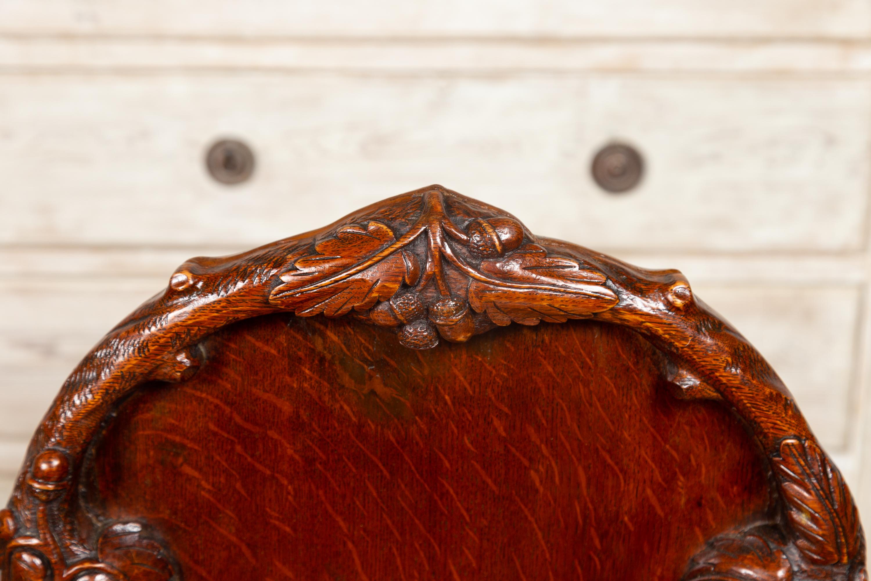 Pair of 1880s English Barley Twist Oak Hall Chairs with Foliage and Acorn Motifs 3