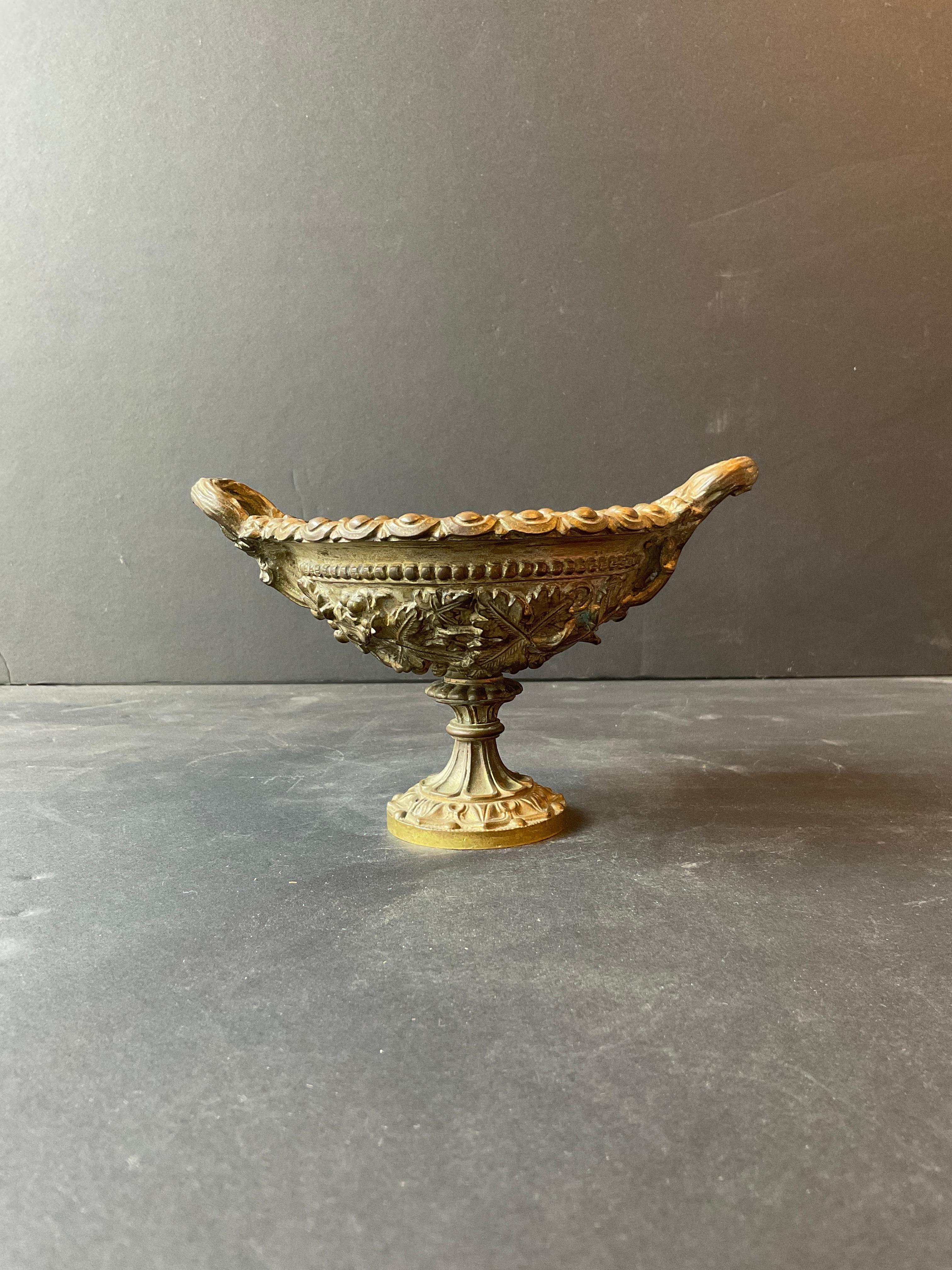 Coppia di vaschette in bronzo francesi del 1880 In condizioni buone in vendita a Tarrytown, NY