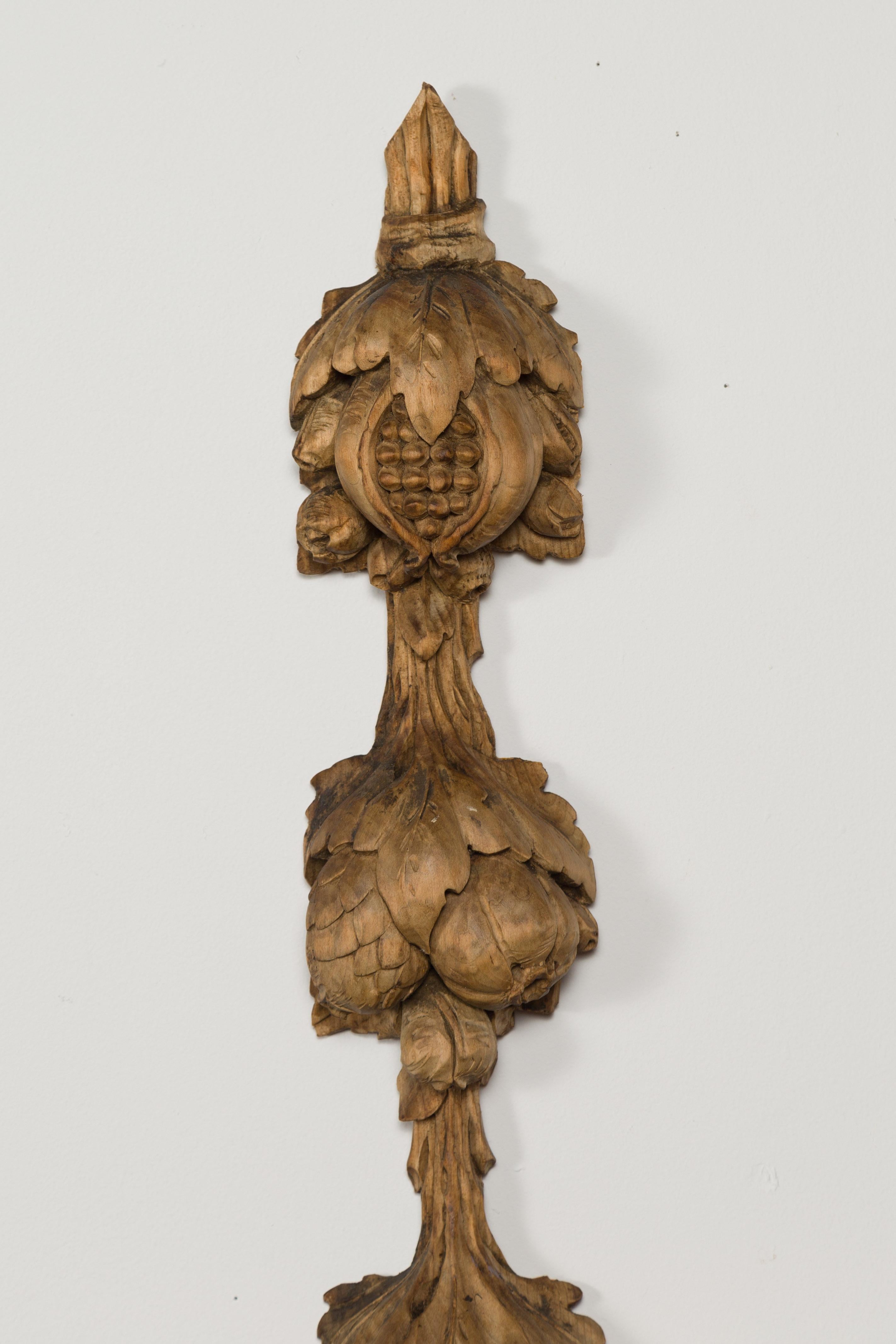 Pair of 1880s Italian Carved Wooden Wall Carvings Depicting Pomegranates In Good Condition For Sale In Atlanta, GA