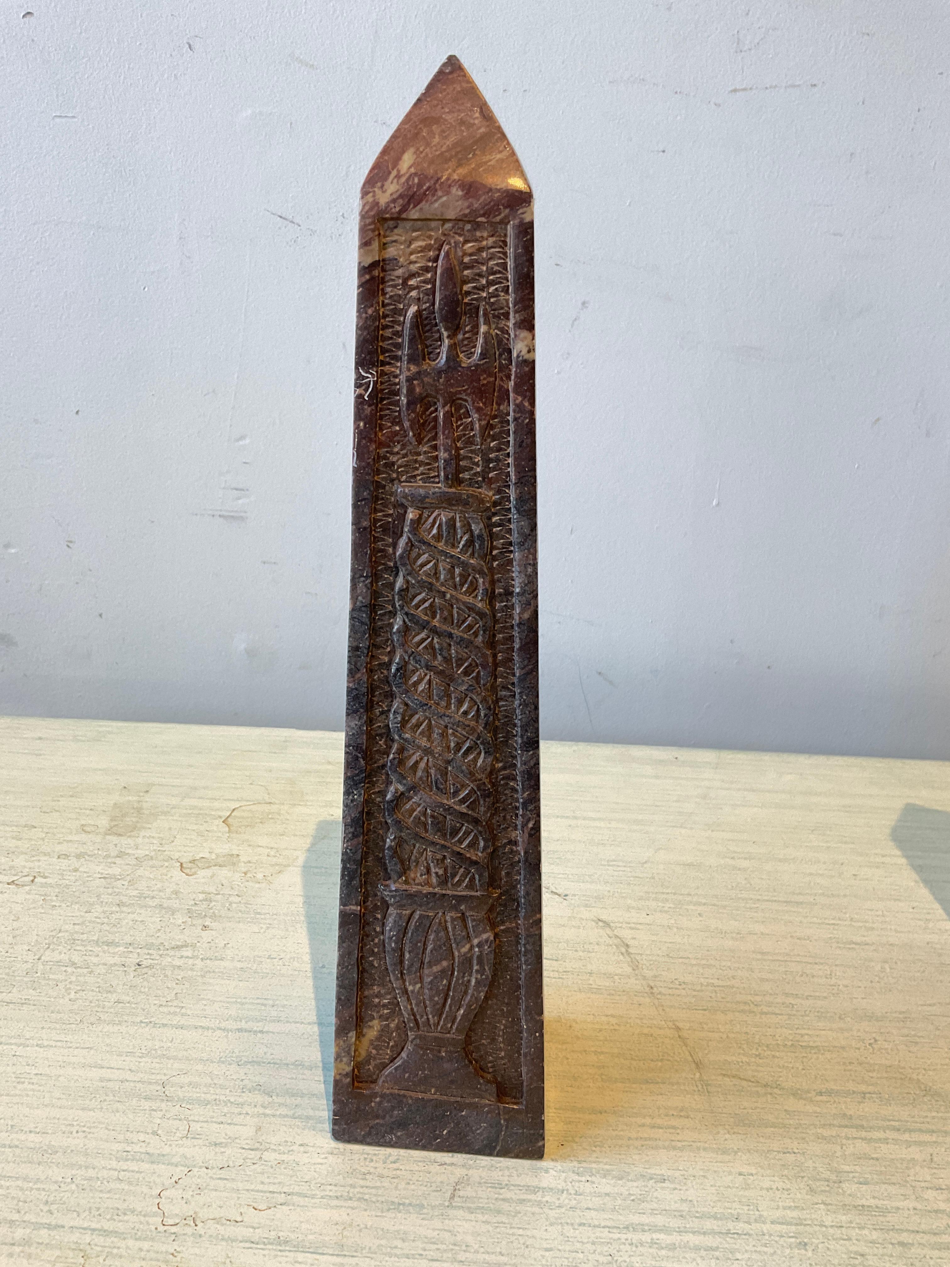 Pair Of 1890s Brown Marble Obelisks With Carved Floral Motif For Sale 2