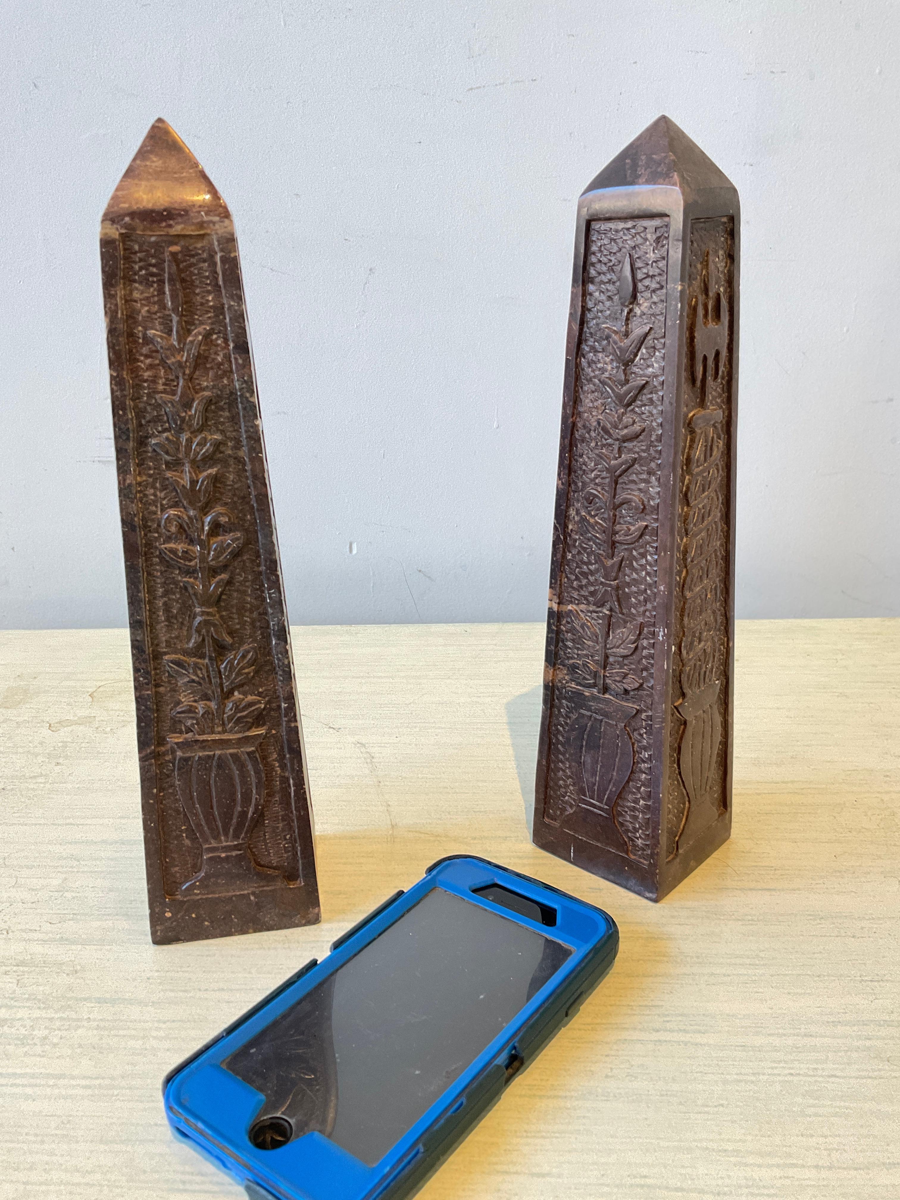 Pair Of 1890s Brown Marble Obelisks With Carved Floral Motif For Sale 4