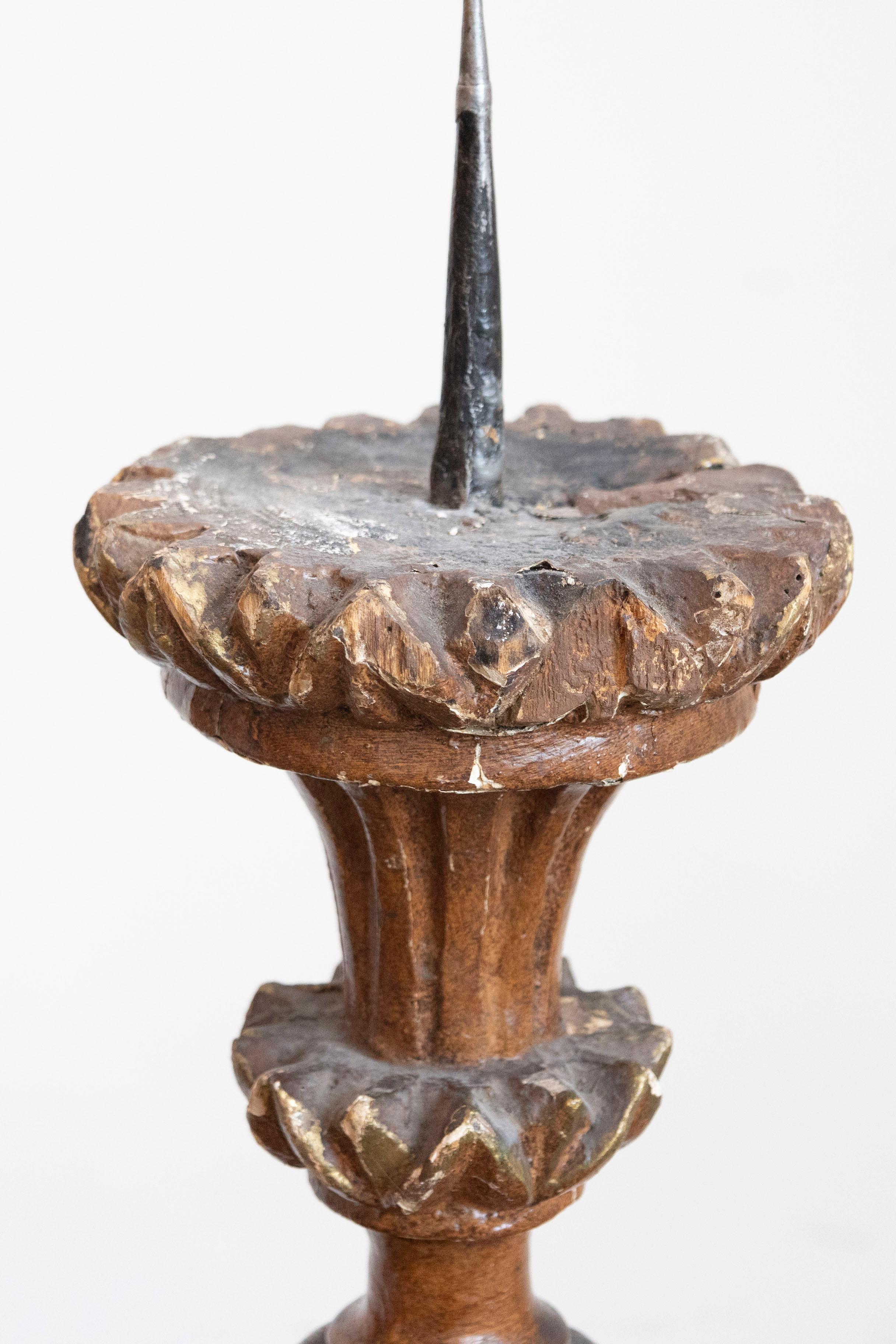 Dorato Coppia di candelabri francesi dipinti a grande scala del 1890 con patina invecchiata in vendita