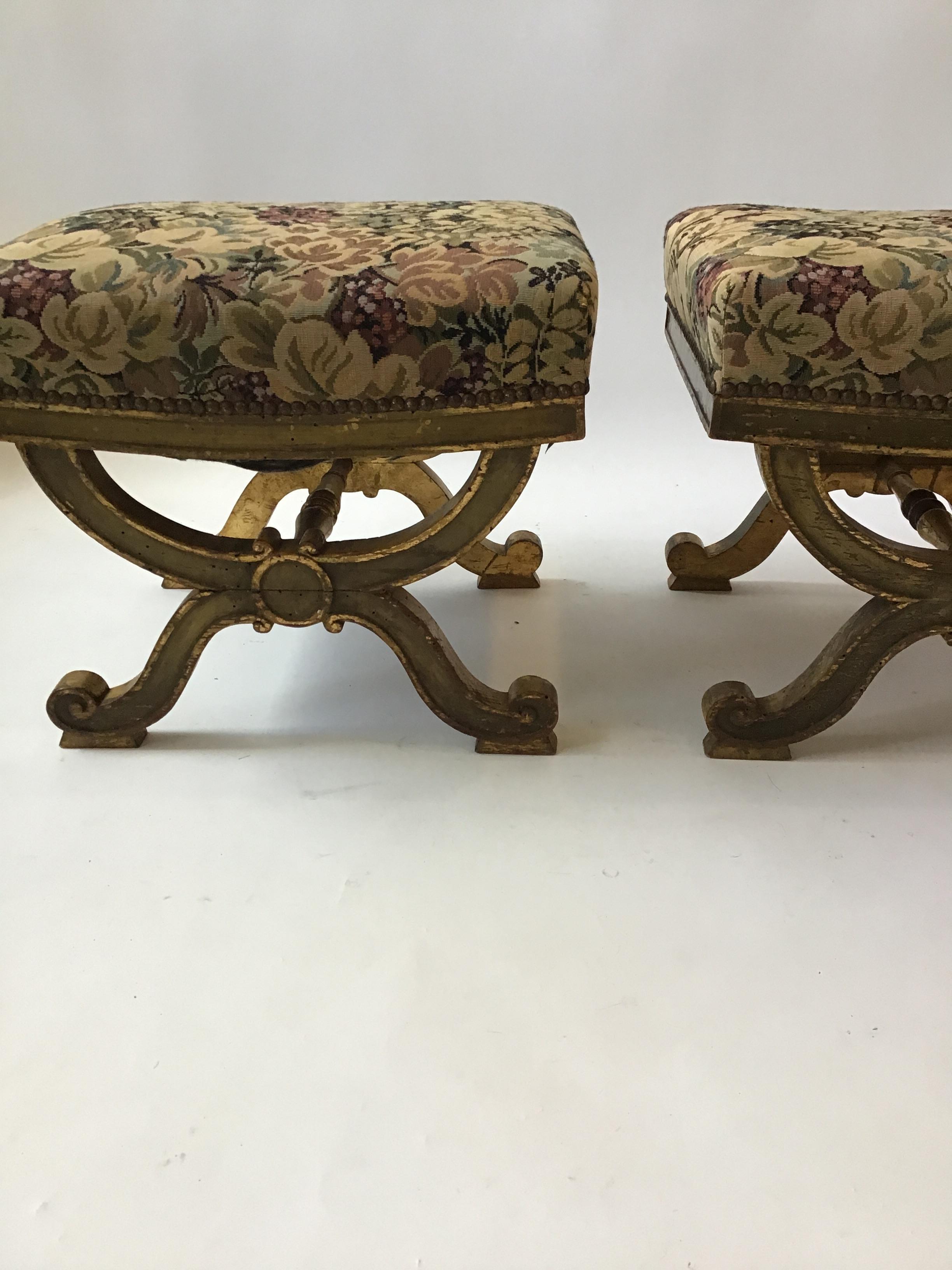 Pair of 1890s Italian Classical Giltwood Benches In Good Condition For Sale In Tarrytown, NY