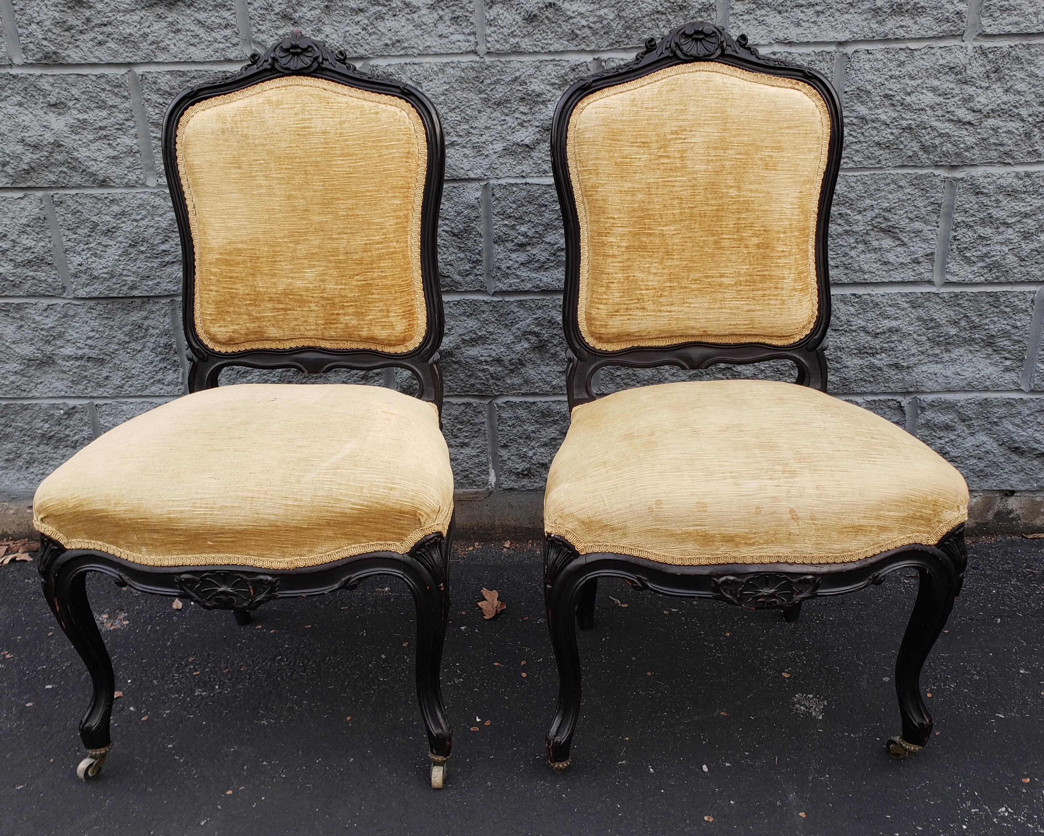 19th Century Pair of 1890s Louis XV Carved, Ebonized and Upholstered Chairs For Sale