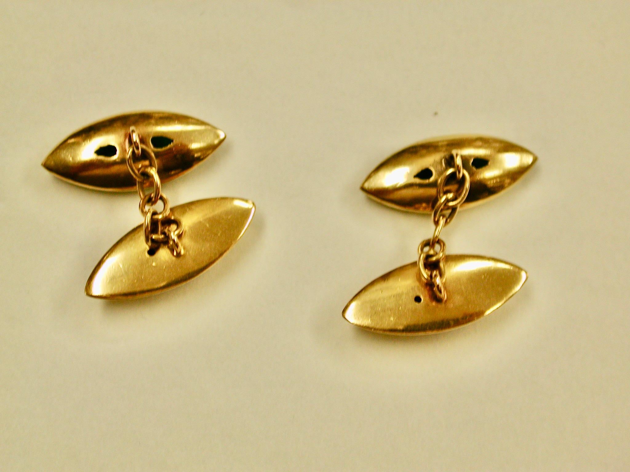 Artisan Pair of 18 Carat Gold & Jade Cufflinks Made in Hong Kong, circa 1920 For Sale