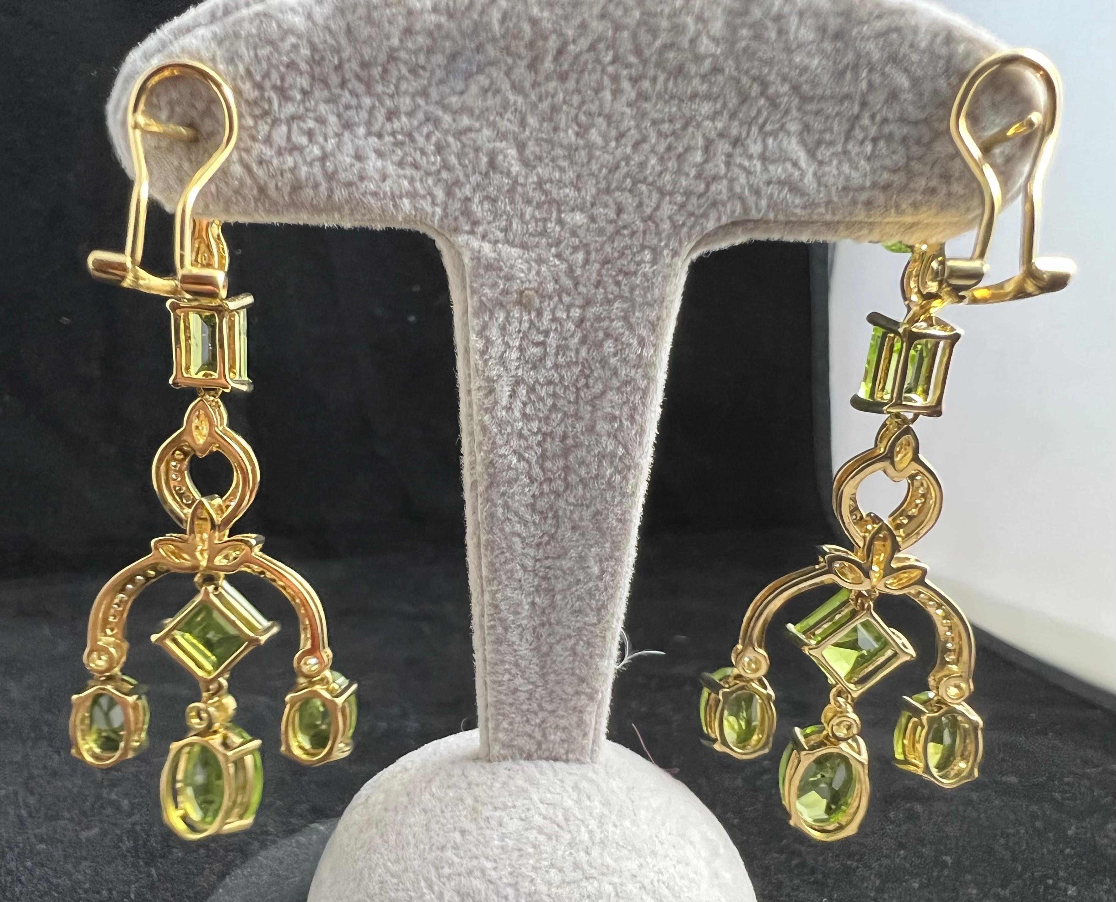 Art Nouveau Pair of 18ct Yellow Gold Earrings Set with Peridots and Brilliants