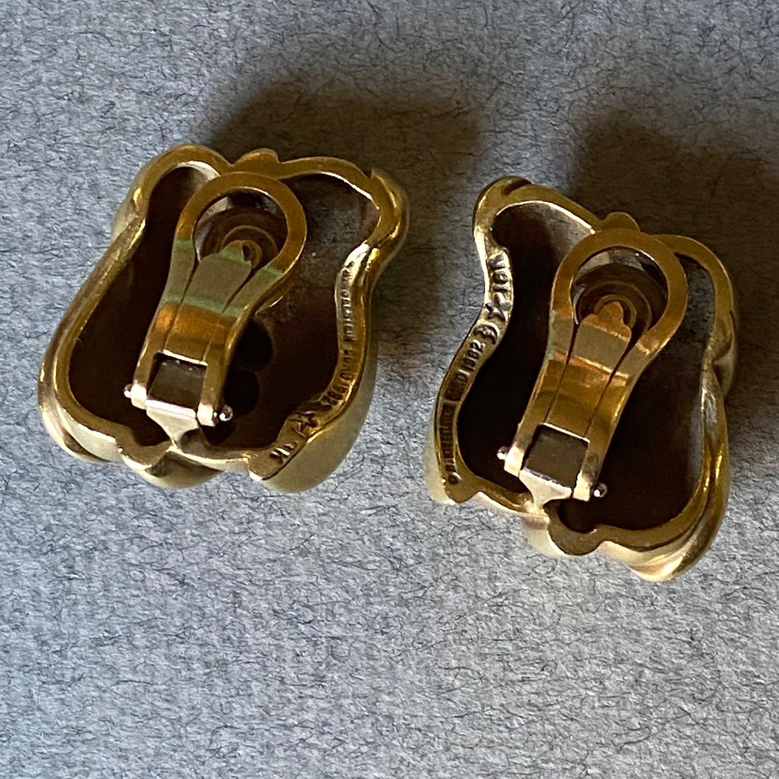 Pair of 18K Gold Clip-On Earrings by Barry Kieselstein In Good Condition For Sale In Big Bend, WI