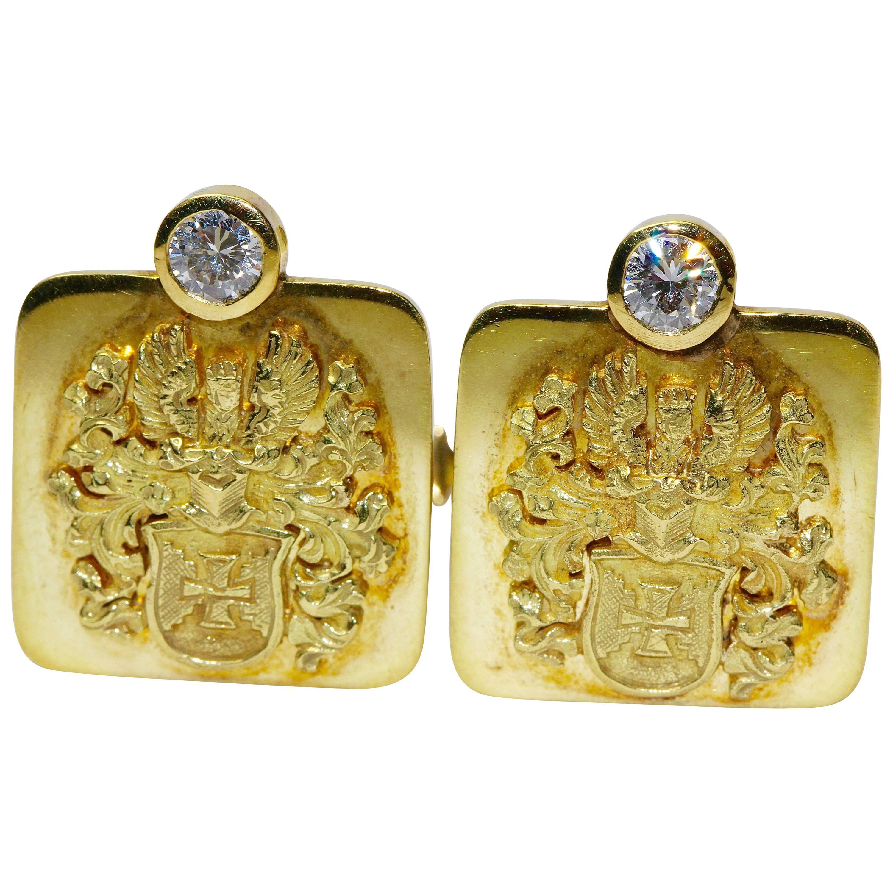 Pair of 18k Solid Gold Cufflinks with Diamonds Solitaire, Noble Coat of Arms