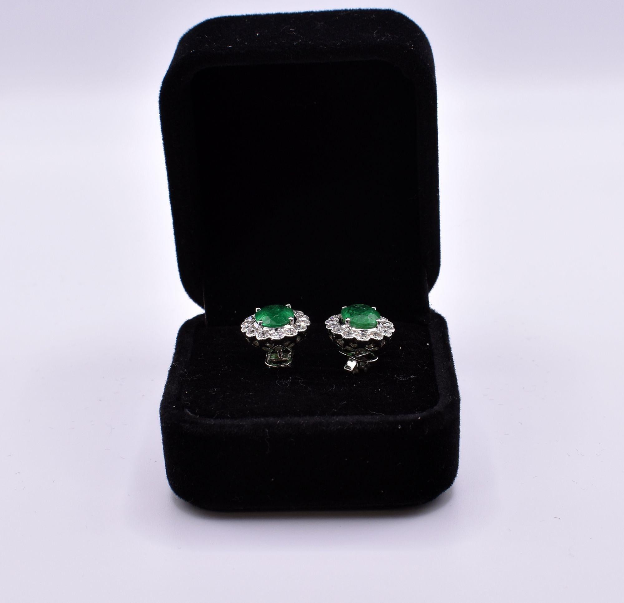 Pair of 18k White Gold Emerald & Diamond Earrings For Sale 1