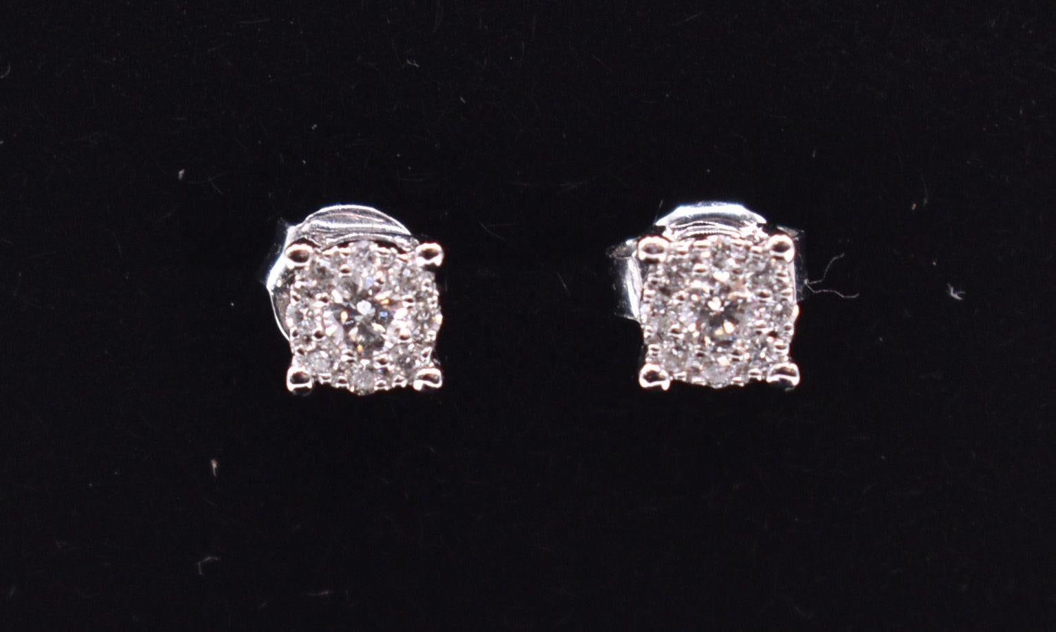 Pair of 18k White Gold Illusion Diamond Stud Earrings For Sale 2