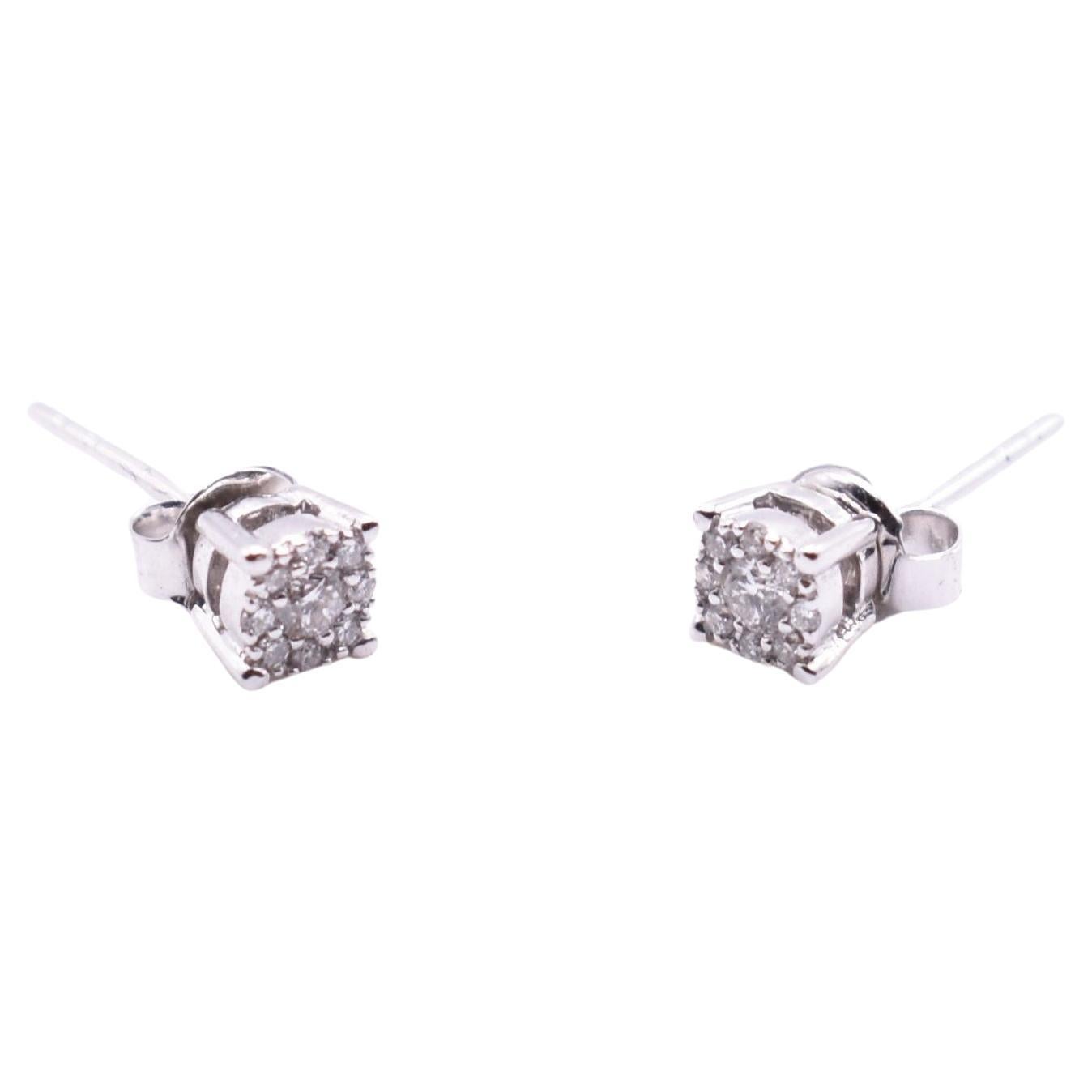 Pair of 18k White Gold Illusion Diamond Stud Earrings For Sale