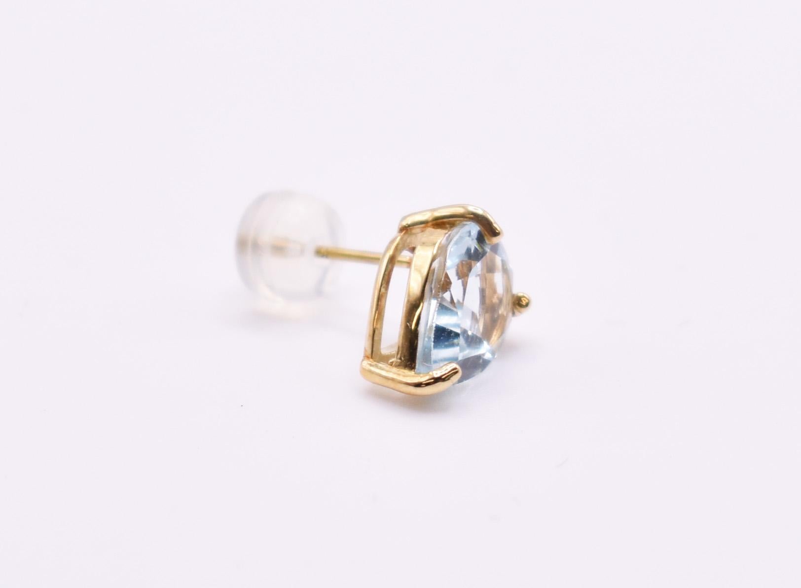 Pair of 18k Yellow Gold Topaz Stud Earrings In New Condition For Sale In Chelmsford, GB