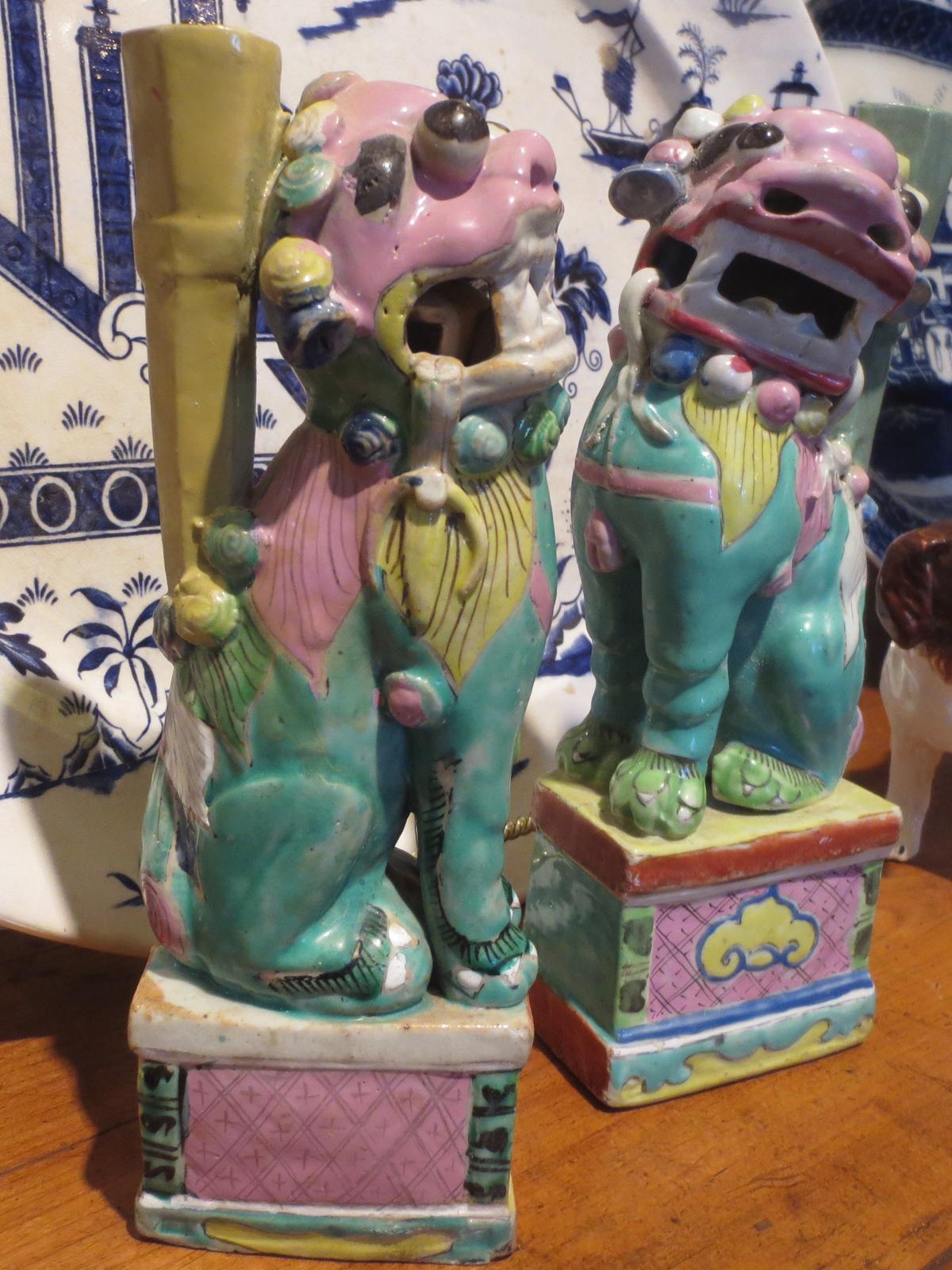 Pair of 18th-19th Century Chinese Hand Painted Polychrome Porcelain Foo Dogs In Good Condition For Sale In Atlanta, GA