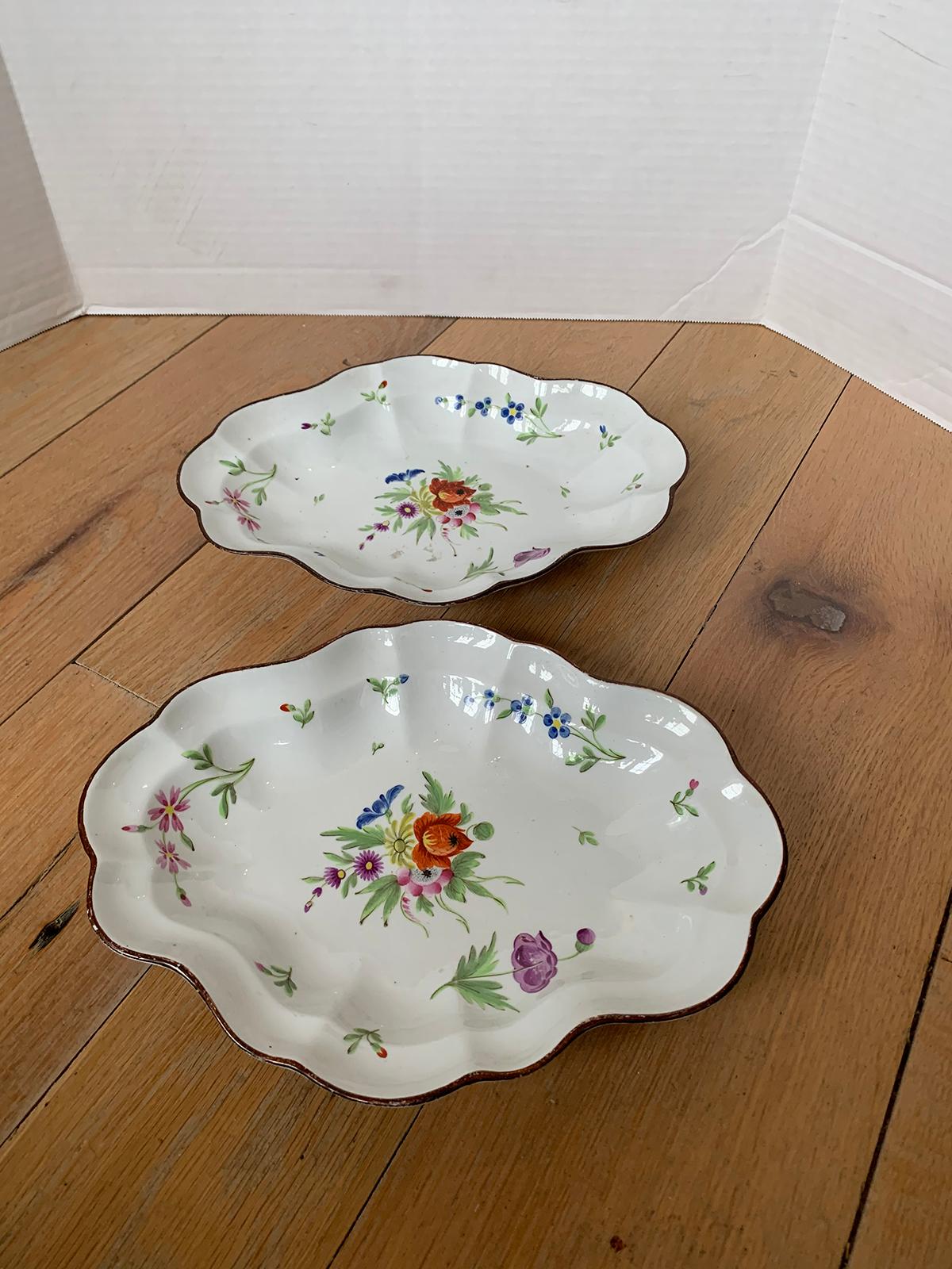 Pair of 18th-19th Century Faience Floral Serving Platers, Marked Pattern # 582 For Sale 1