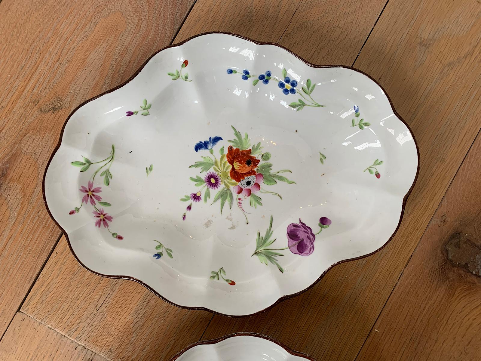 Pair of 18th-19th Century Faience Floral Serving Platers, Marked Pattern # 582 For Sale 4