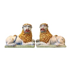 Paire de Lions de Lunéville en faïence du XVIIIe siècle