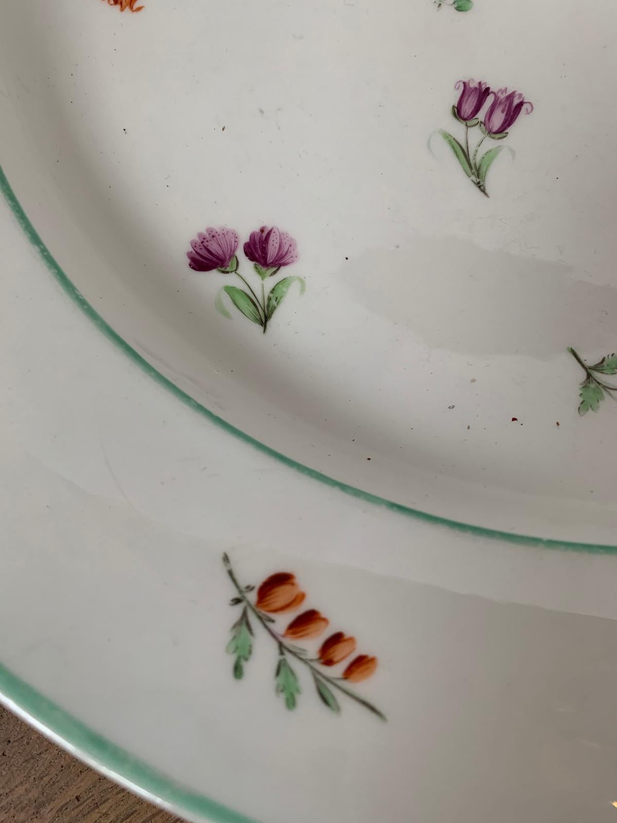 Pair of 18th-19th Century French Sprig Pattern Porcelain Chargers, Unmarked For Sale 5