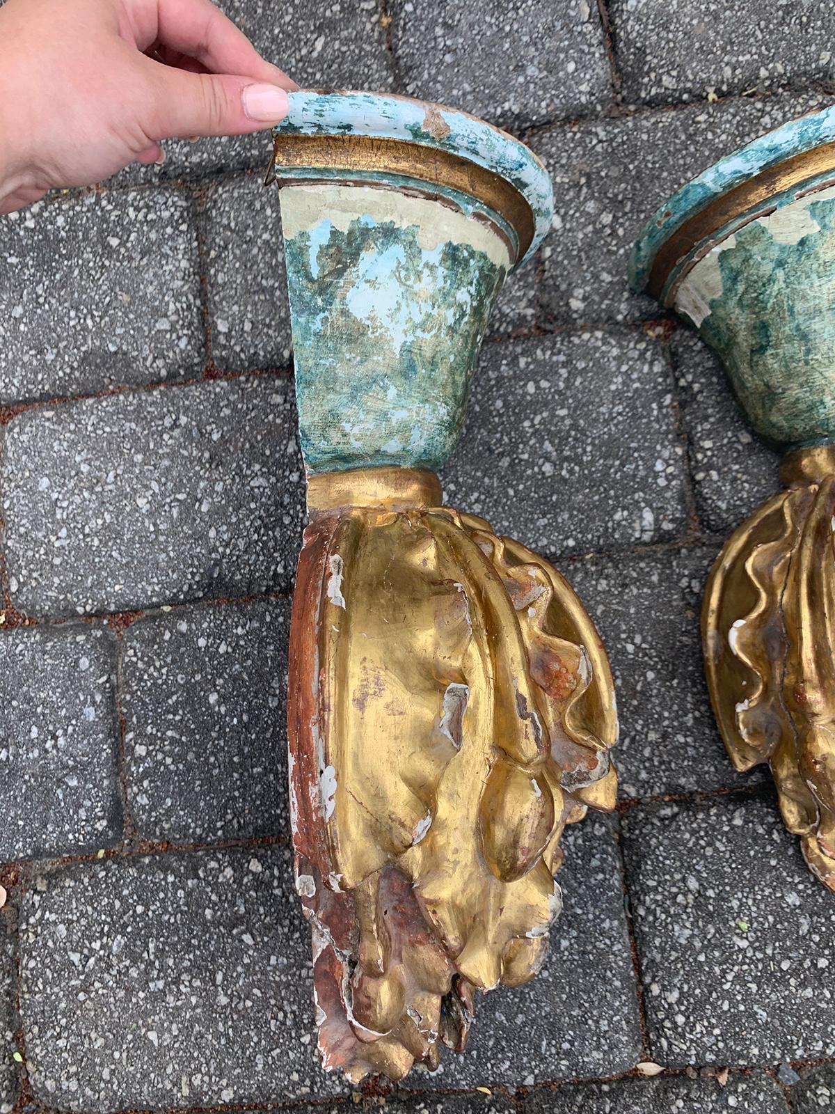 Pair of 18th-19th Century Giltwood Flame Brackets or Finials In Good Condition In Atlanta, GA