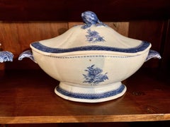Pair of 18th C. Chinesse Qianlong / Jiaqing Blue and Whithe Porcelaine Tureens