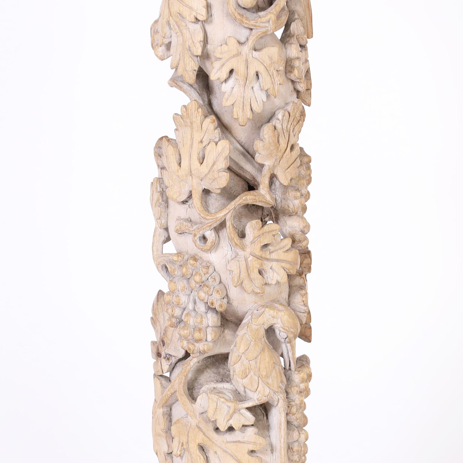 Paar italienische geschnitzte Säulen aus dem 18. Jahrhundert, umgewandelt in Lampen (Handgefertigt) im Angebot