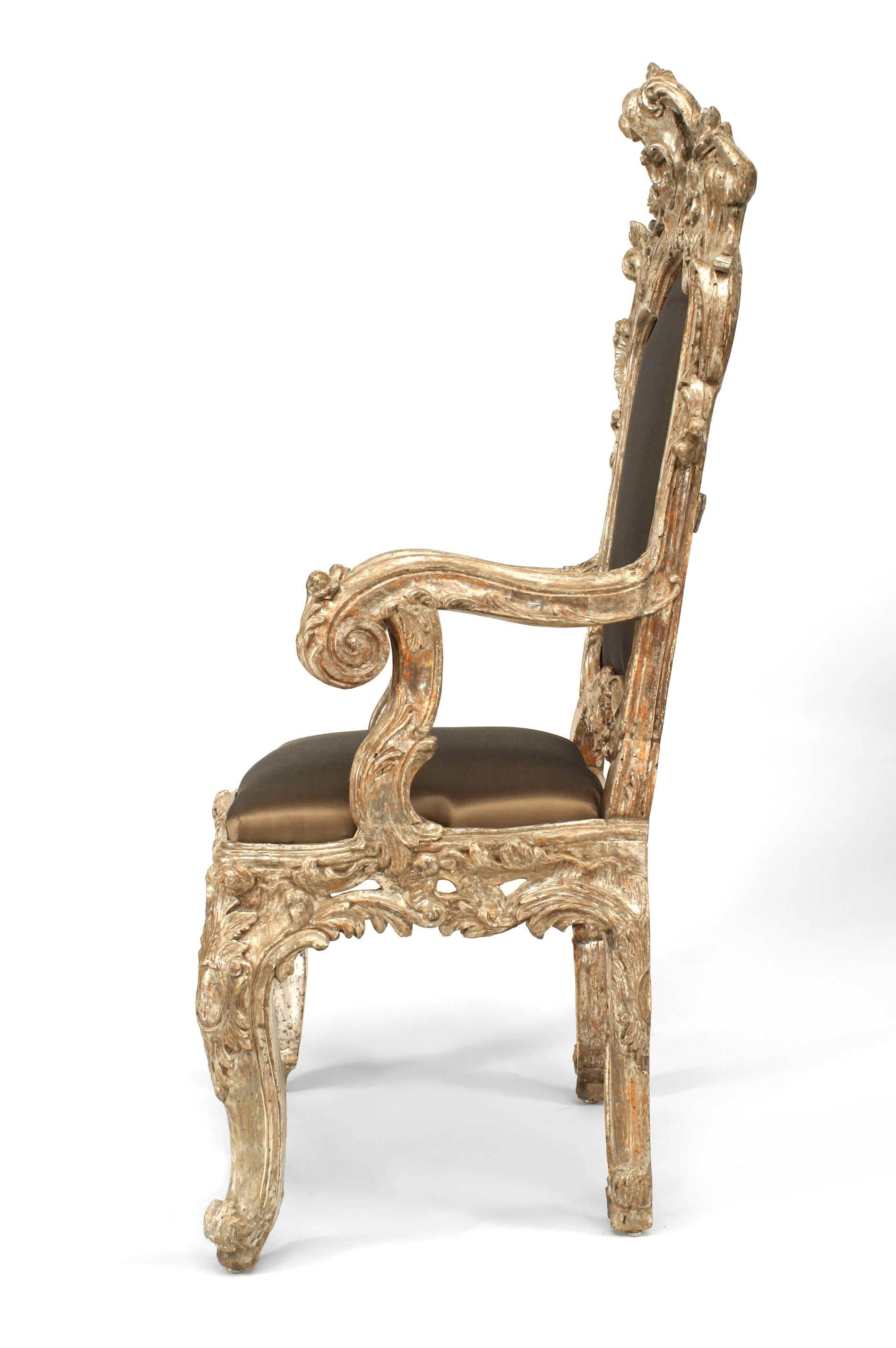 XVIIIe siècle et antérieur Paire de chaises trônes italiennes rococo en argent doré en vente
