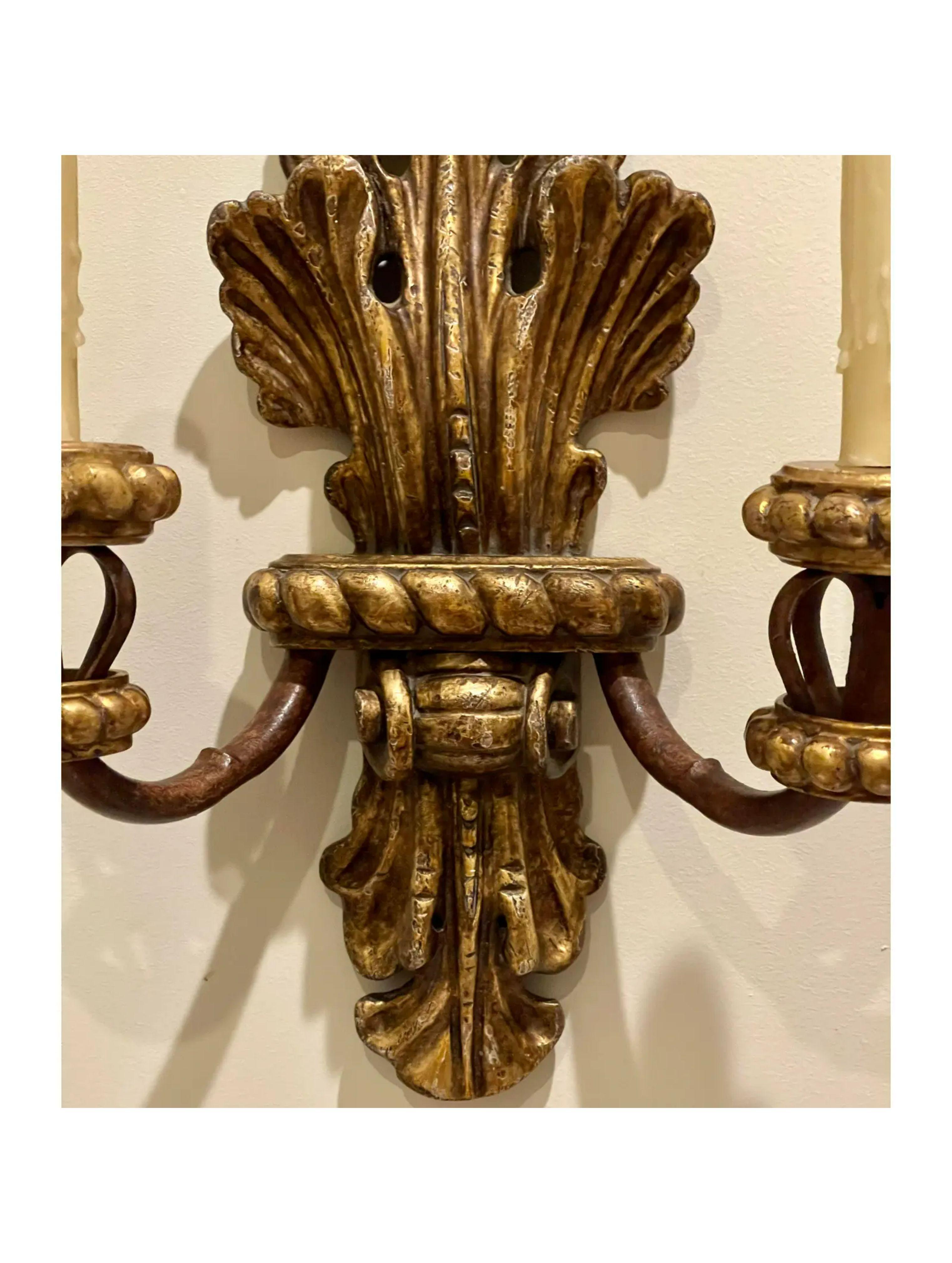 Pair of 18th C Style Michael Taylor Giltwood Acanthus Leaf Lite Sconce In Good Condition For Sale In LOS ANGELES, CA