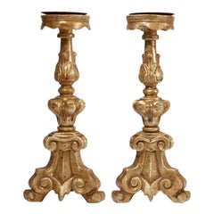 Paire de bougeoirs en bois doré italien de style Thomas Morgan du 18ème siècle
