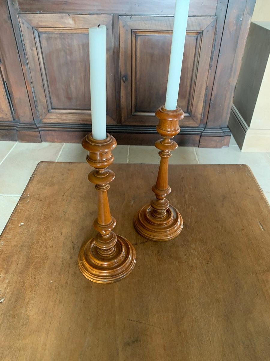 Pair of 18th Centruy Boxwood Candlesticks For Sale 1