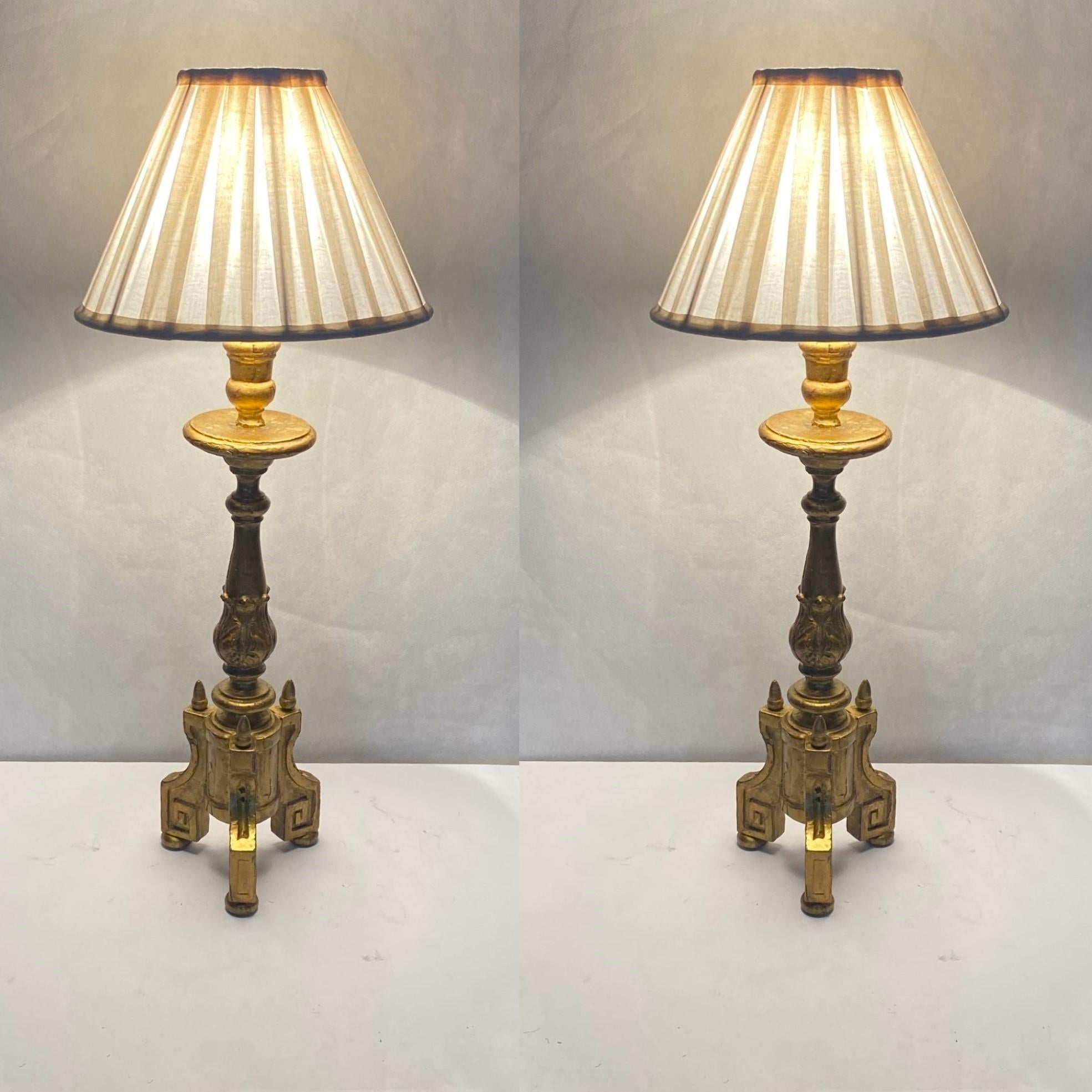 Hand-Carved Pair of 18th Centurty Spanish Carved Gilt Wood Altar Candlesticks Table Lamps For Sale