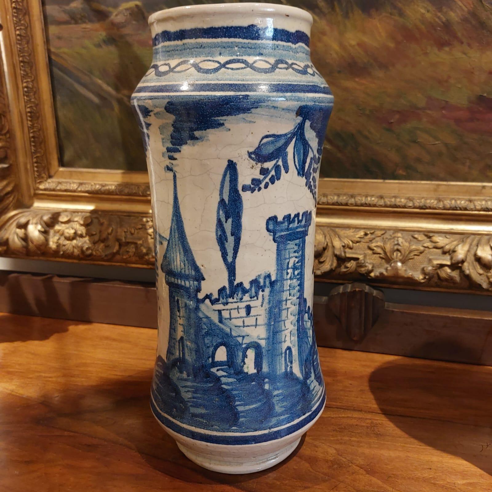 Fino al XVIII secolo Coppia di vasi per droghe in maiolica di Albarello del XVIII secolo in vendita