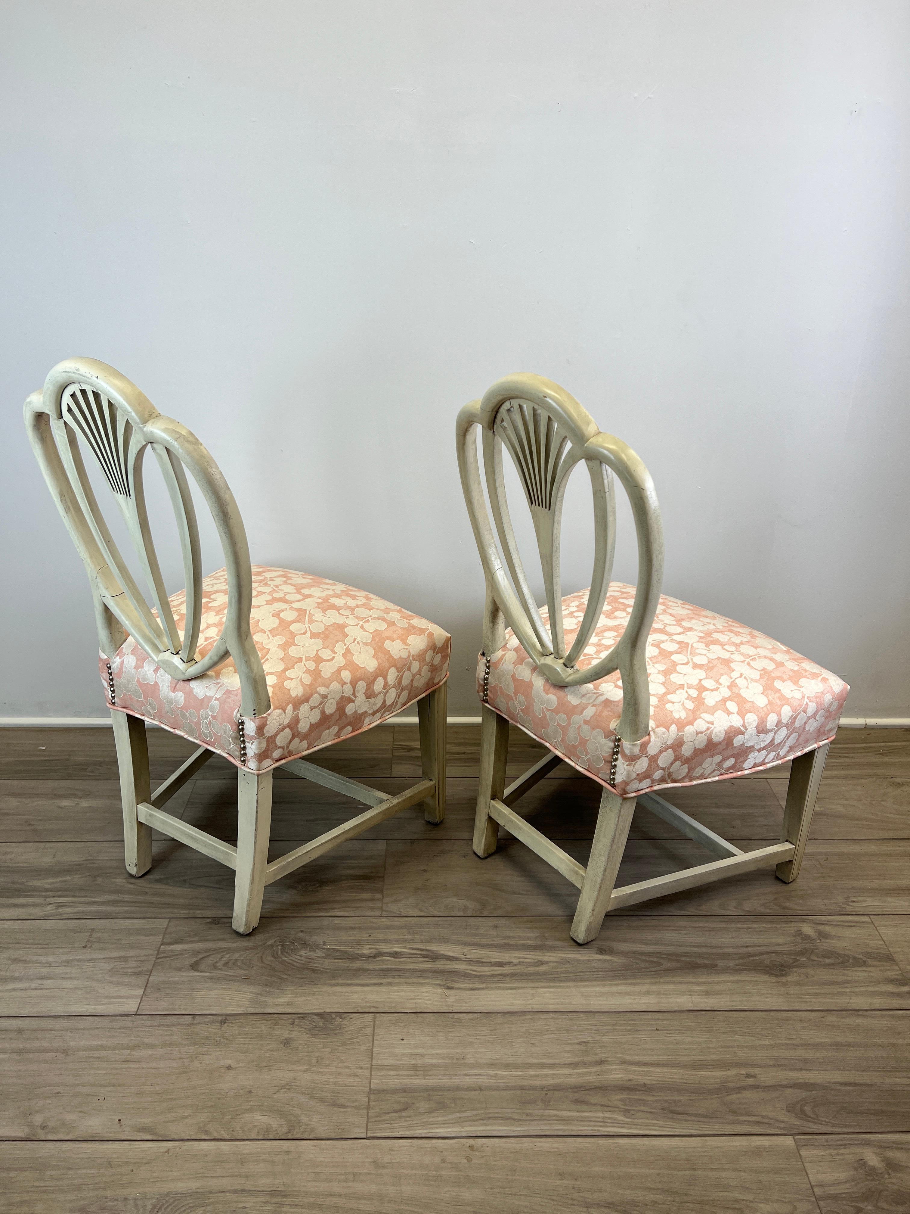 Pair of 18th Century American Mid-Atlantic Hepplewhite Arched Back Side Chairs For Sale 5